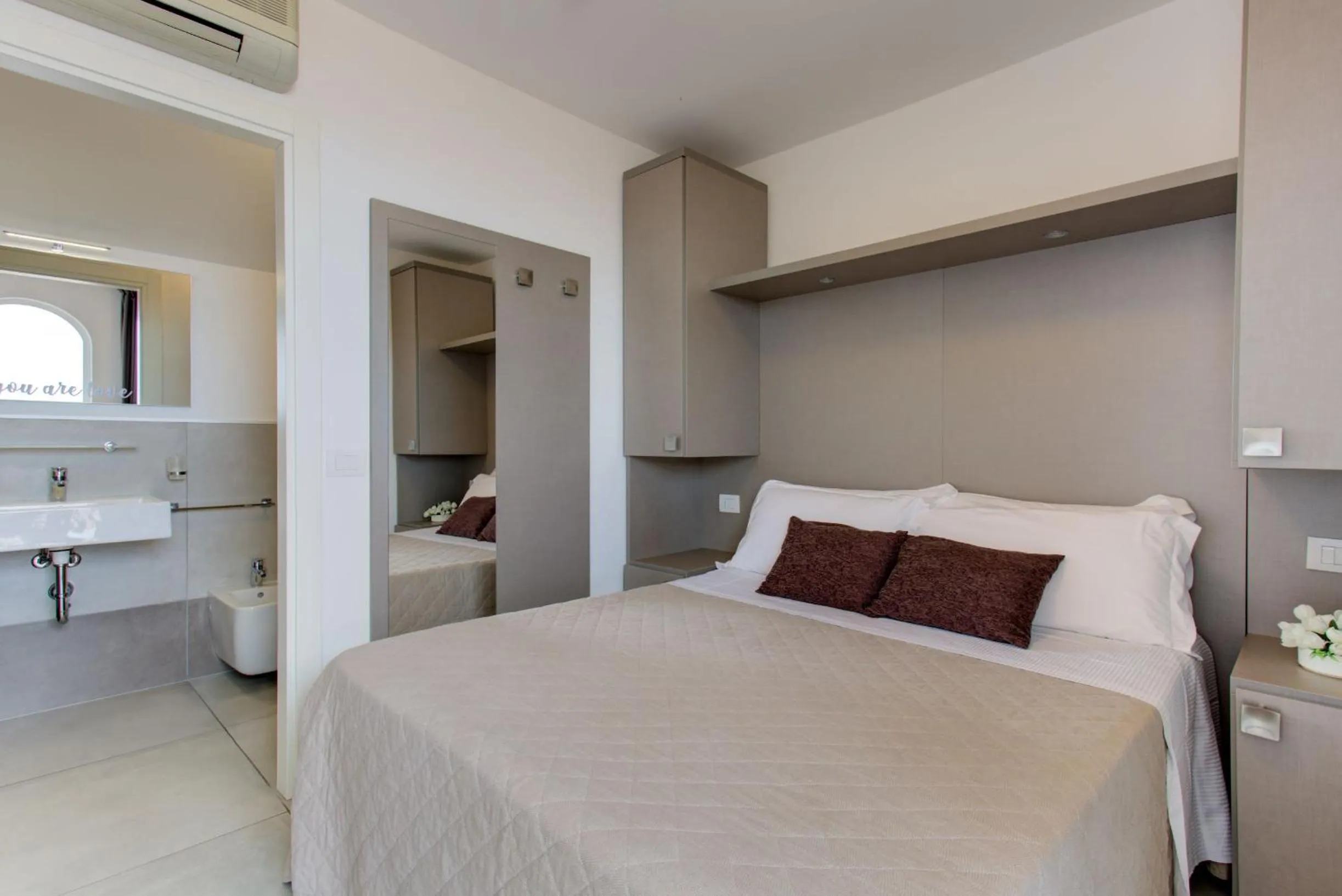 Bedroom, Bed in Hotel Villa Augustea