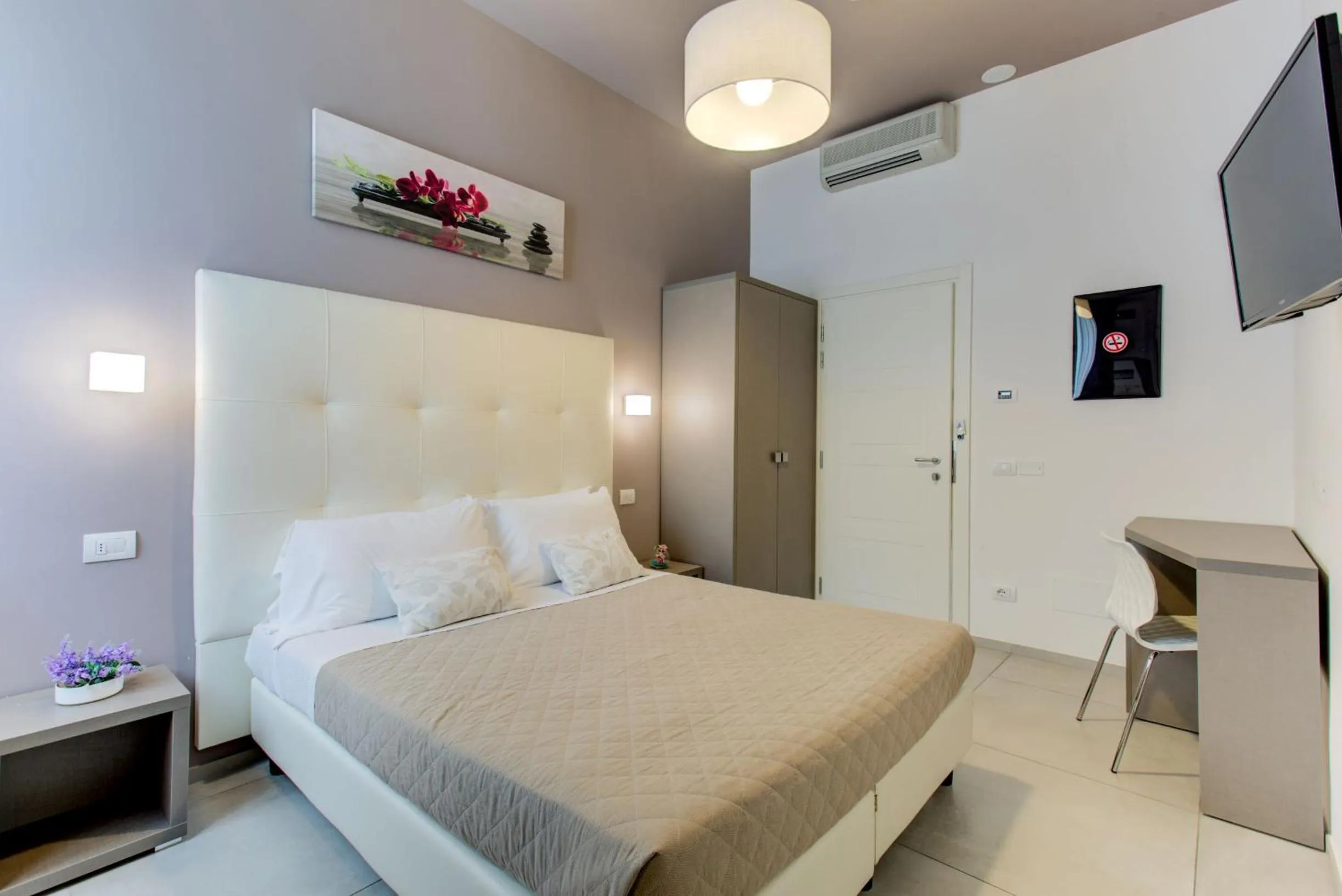 Bedroom, Bed in Hotel Villa Augustea