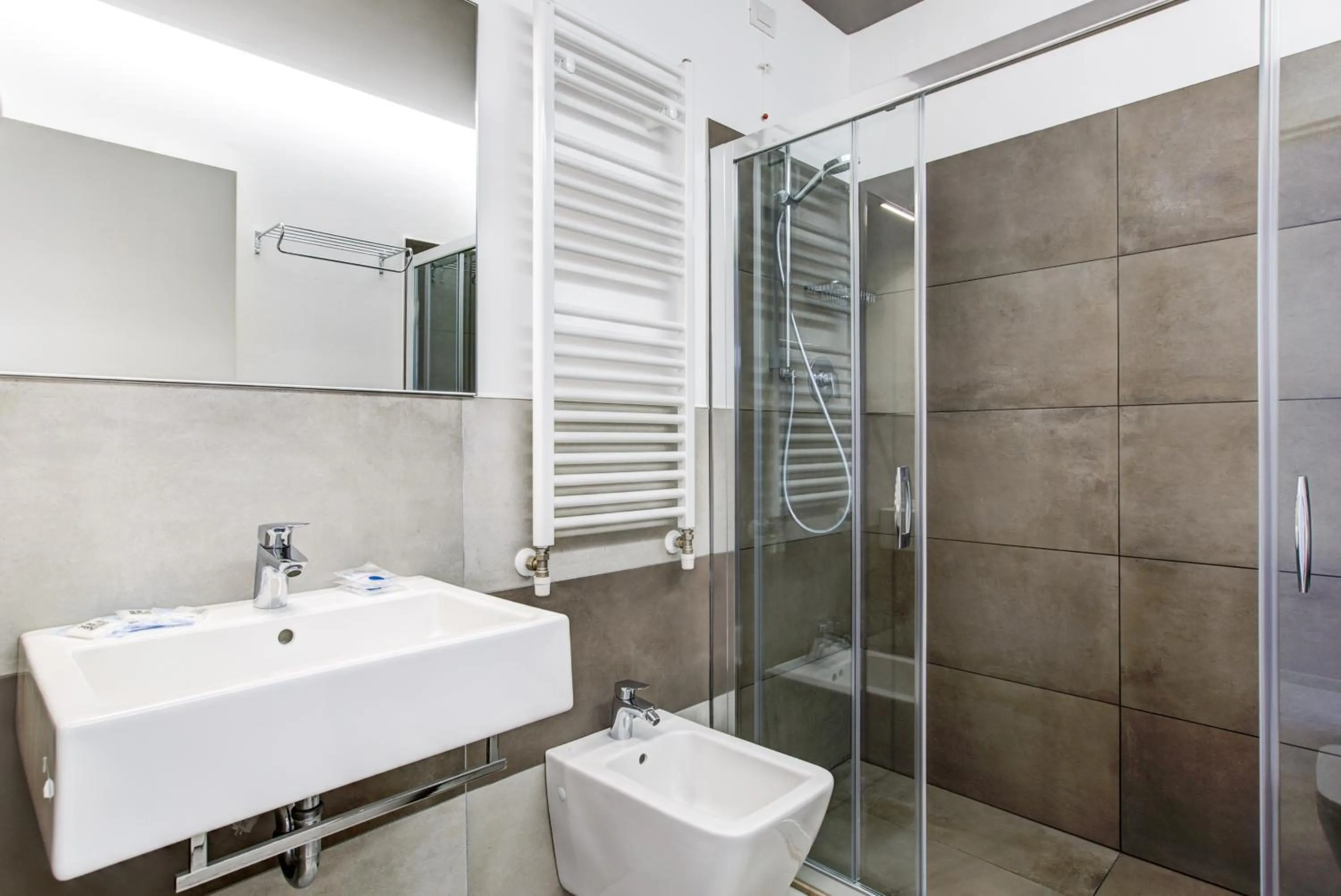 Shower in Hotel Villa Augustea