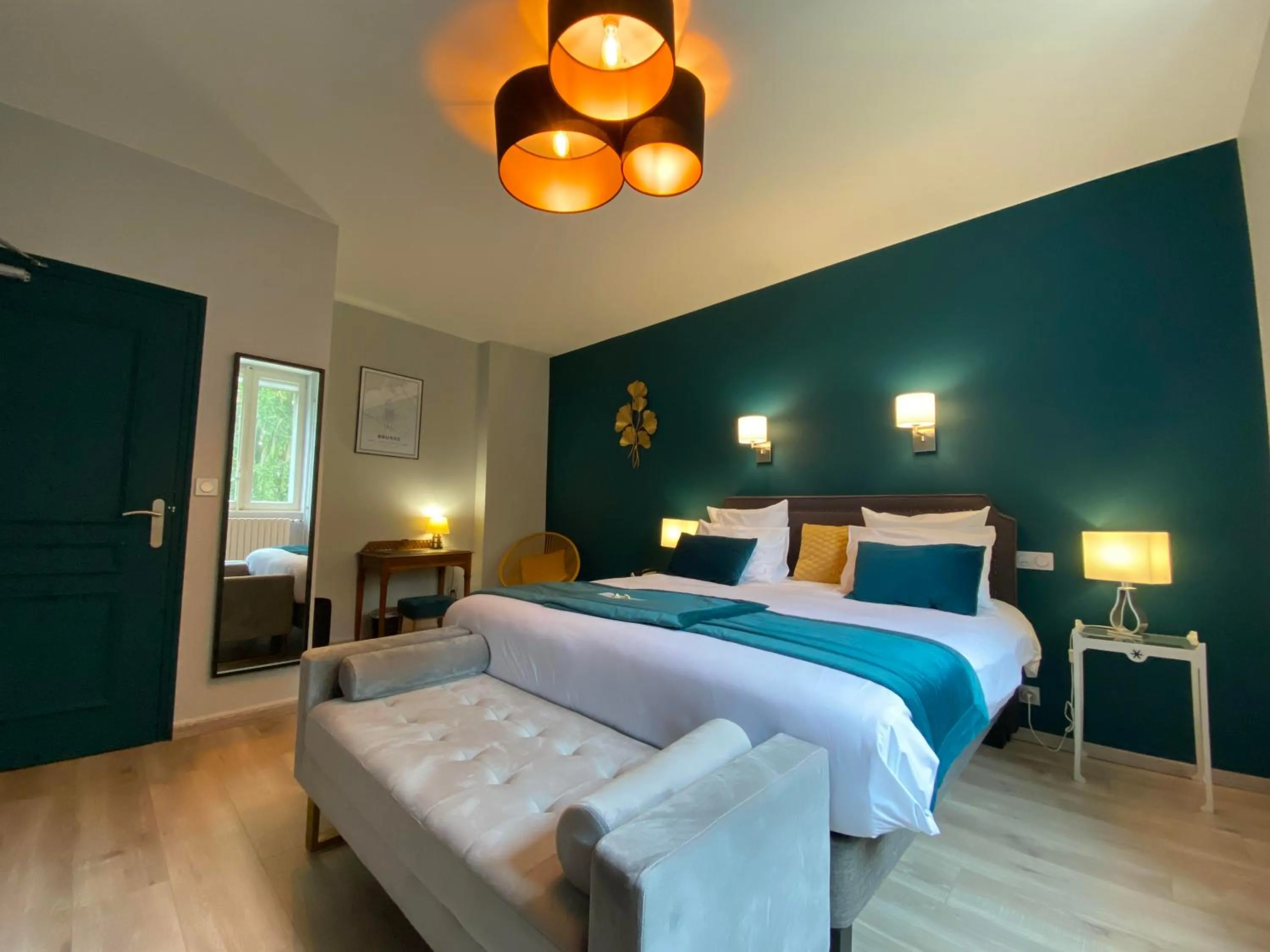 Photo of the whole room, Bed in Château de La Dame Blanche - Logis