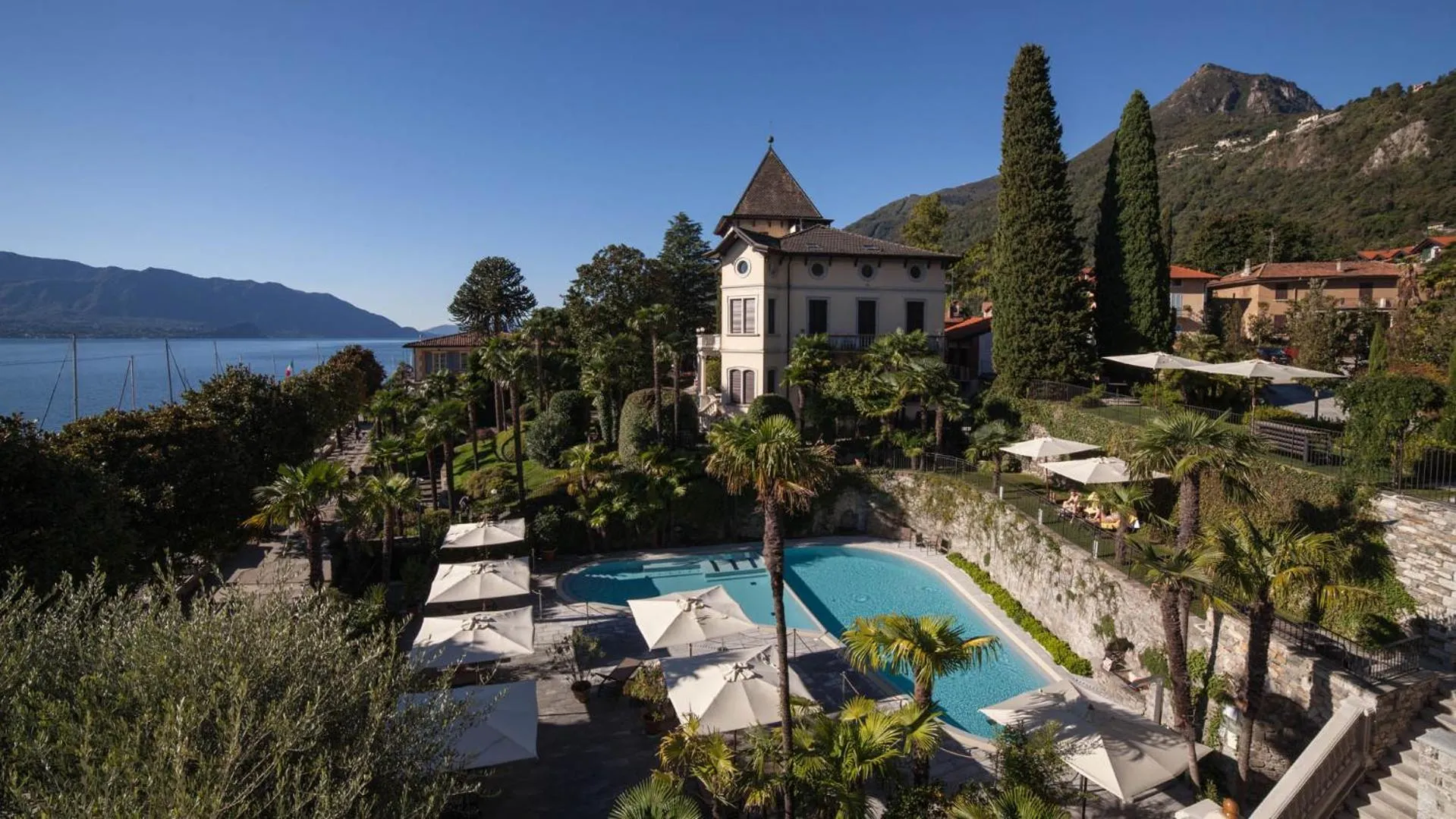 Swimming pool in Park Hotel Italia