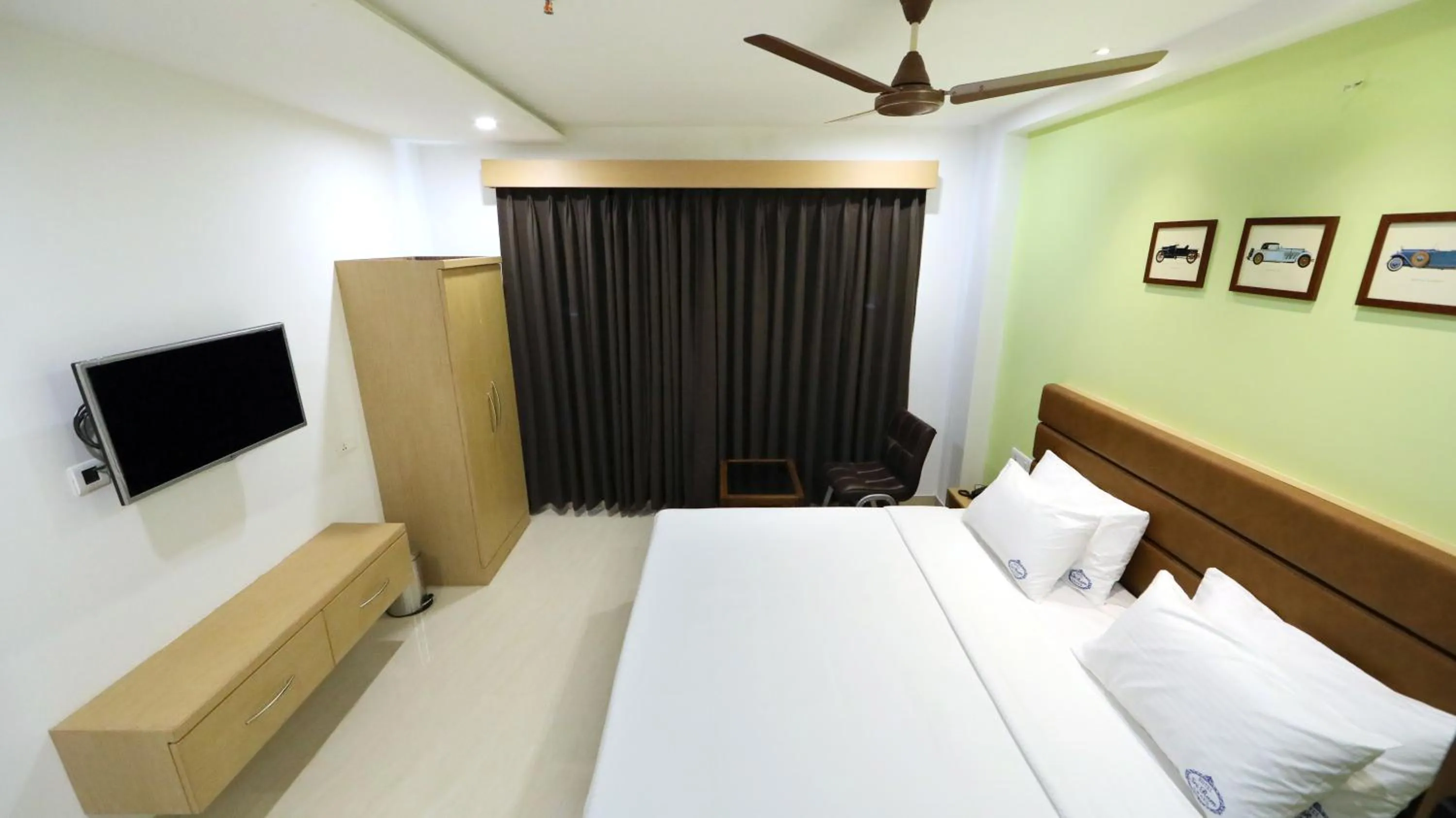 Bedroom, Bed in Hotel Sri Ram Grand