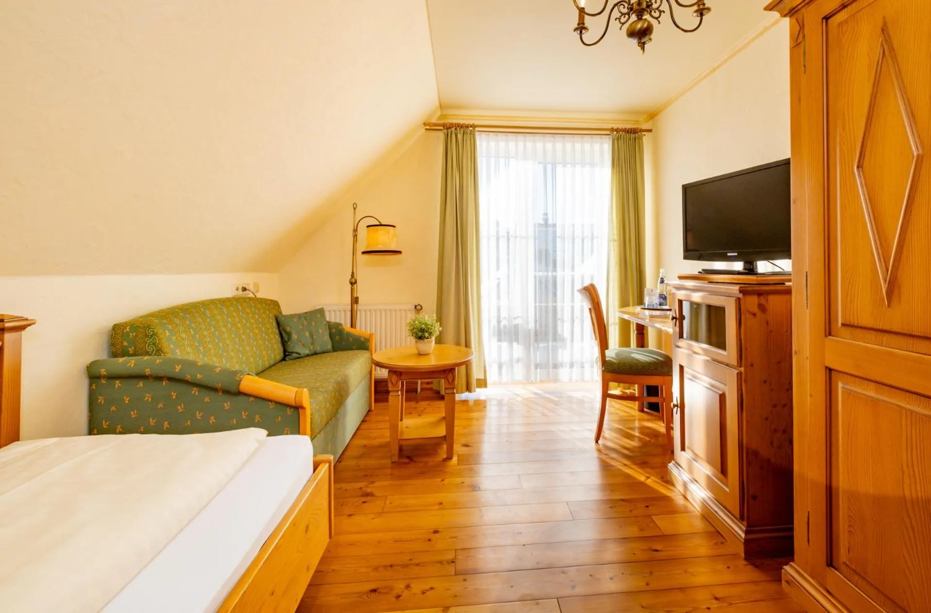 Photo of the whole room, Bed in Harzhotel Zum Prinzen