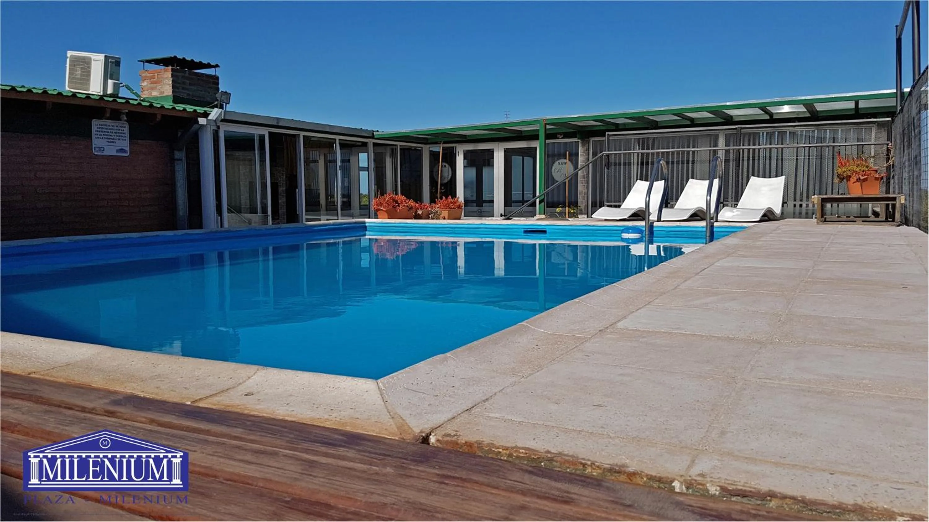 Spring in Plaza Milenium