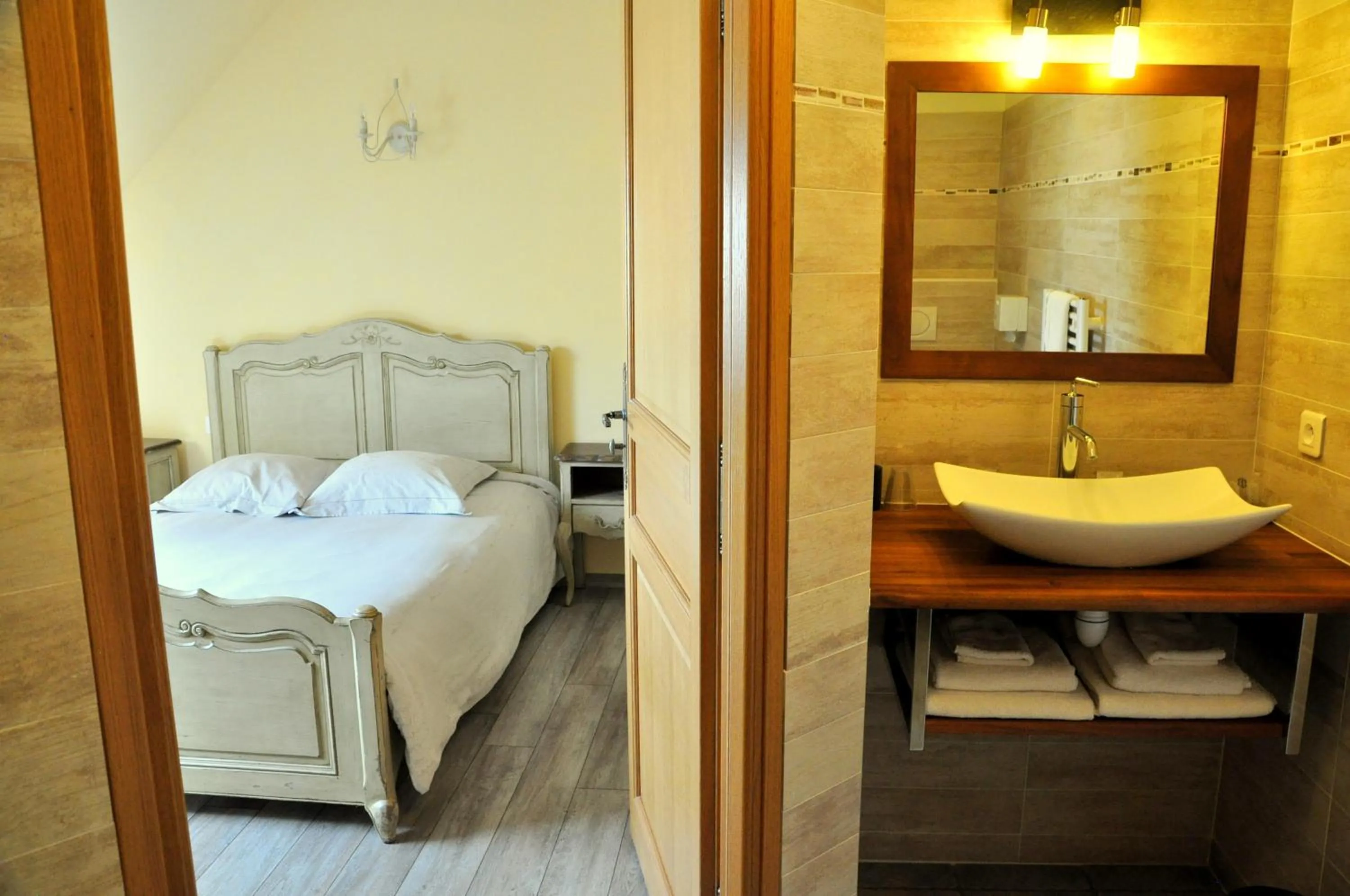 Double Room in Domaine d'Auxonnettes Chambres d'Hôtes et Gîtes