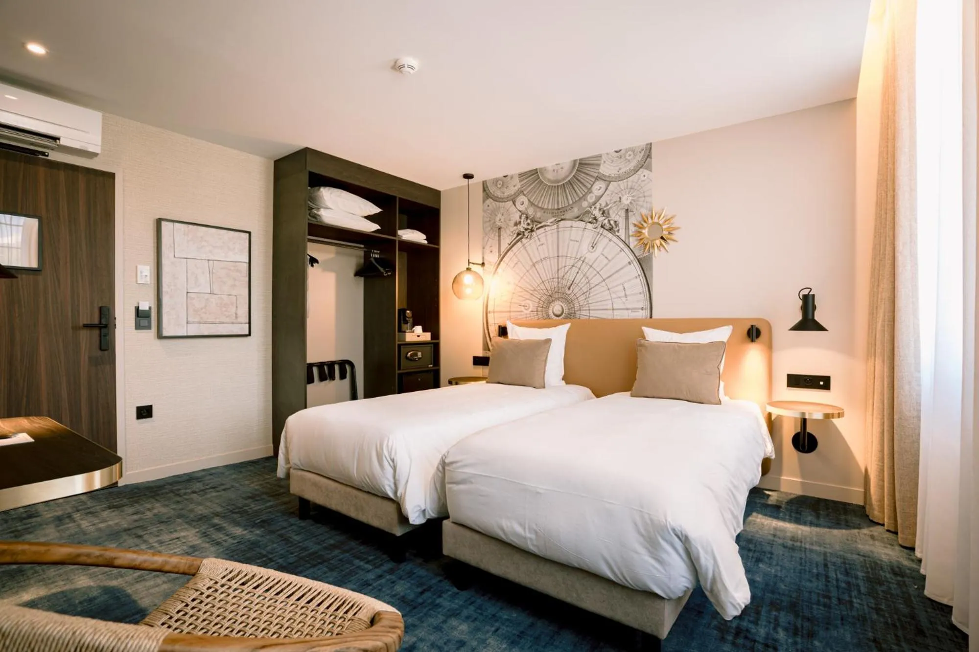 Twin Room in Urban Style Hotel Laperouse