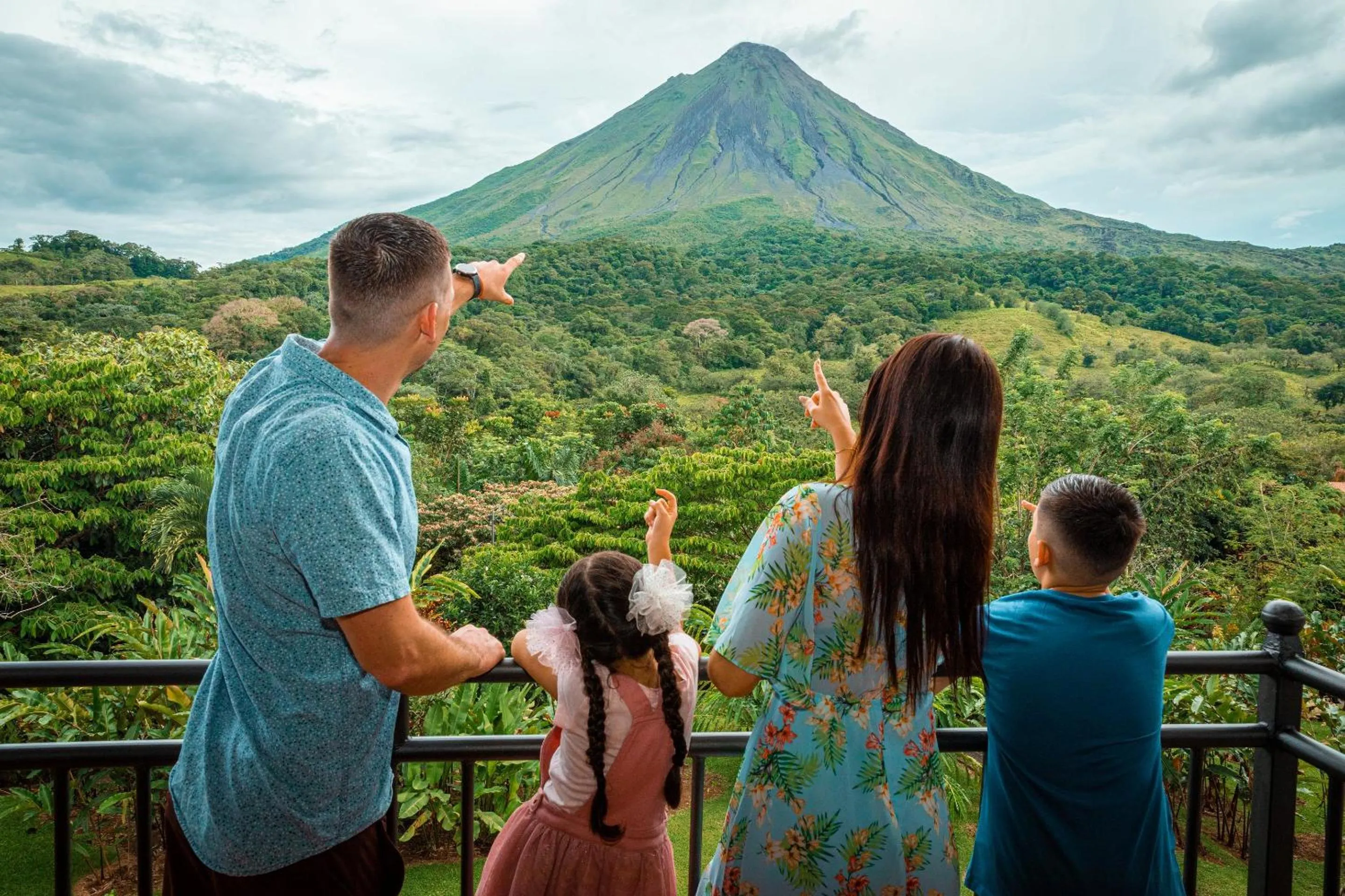 People in Hotel Arenal Kioro Suites & Spa