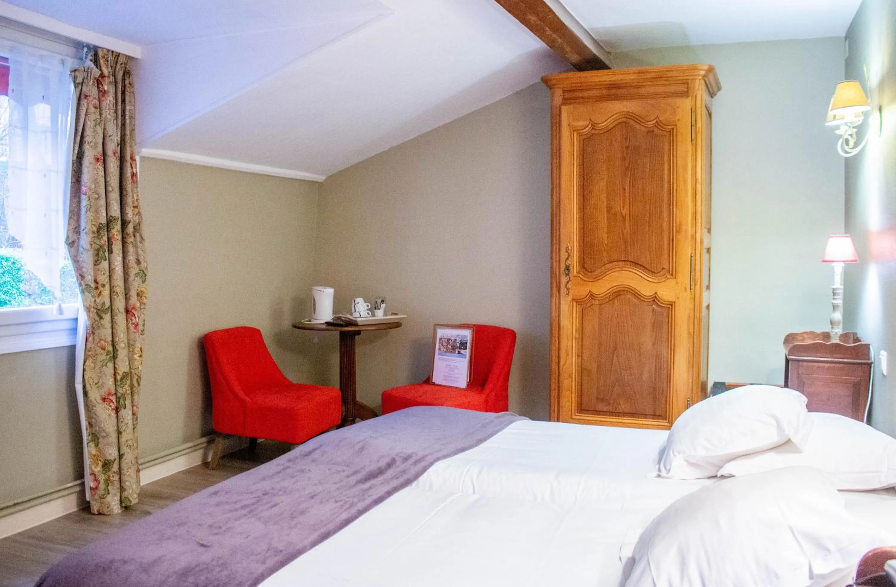 Bed in Hostellerie et SPA de la Vieille Ferme