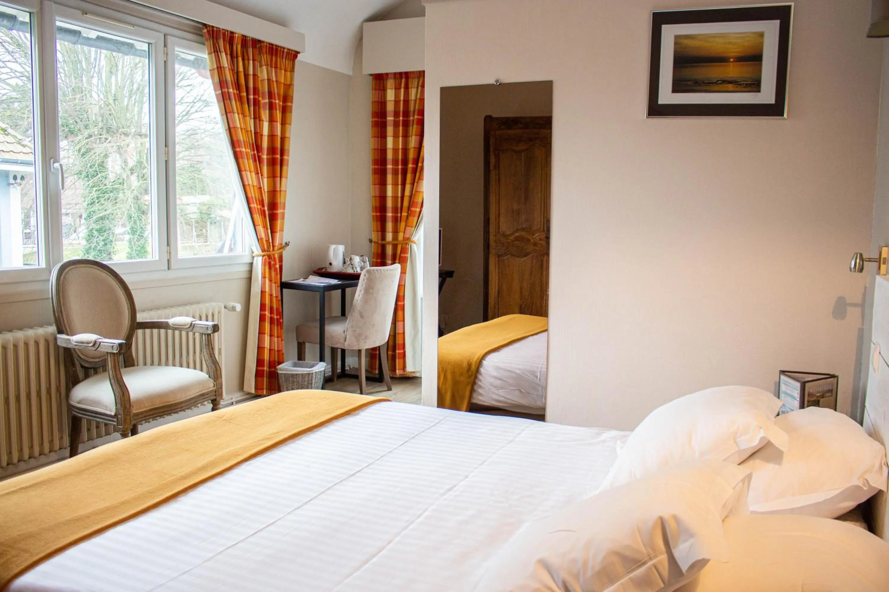 Photo of the whole room, Bed in Hostellerie et SPA de la Vieille Ferme