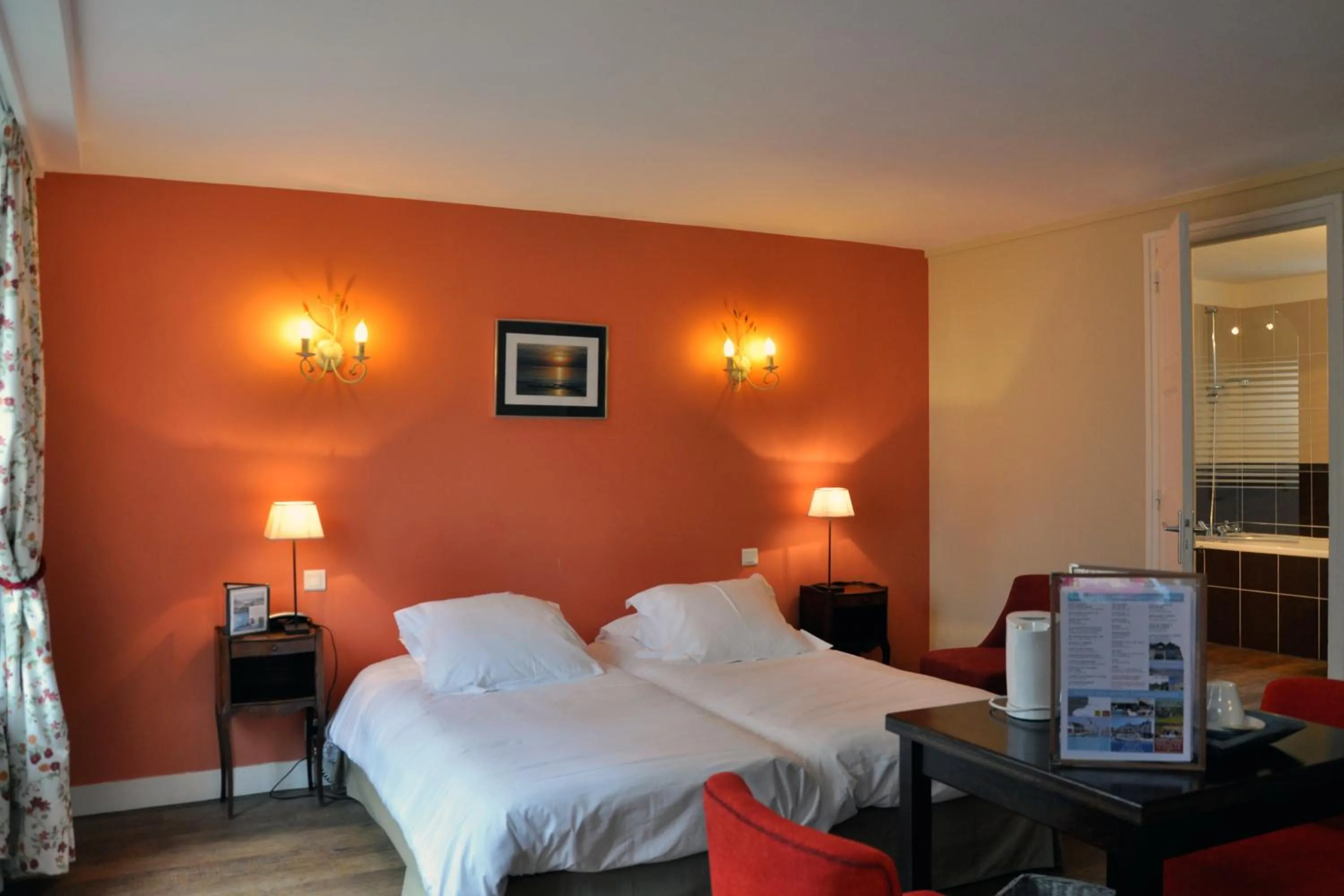 Bedroom, Bed in Hostellerie et SPA de la Vieille Ferme