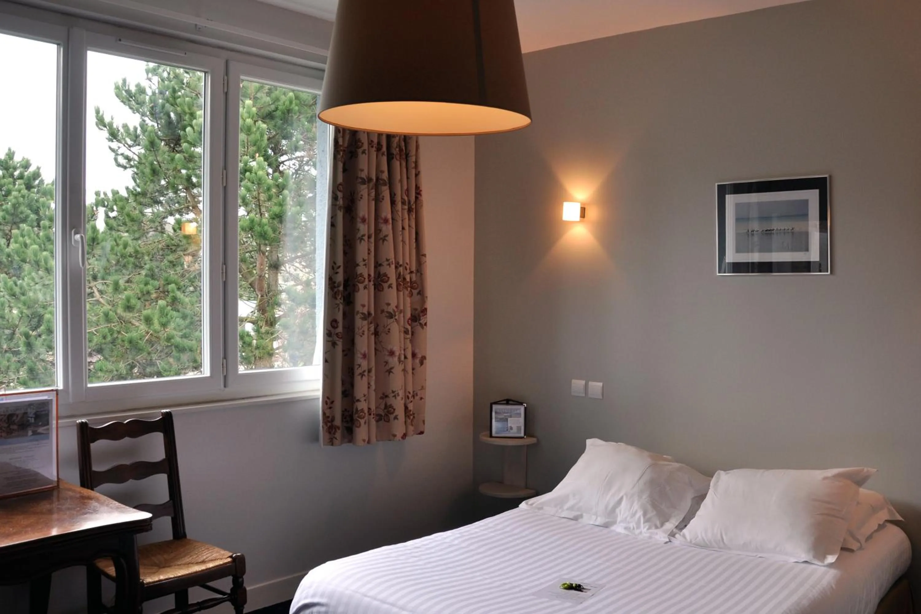 Bedroom, Bed in Hostellerie et SPA de la Vieille Ferme