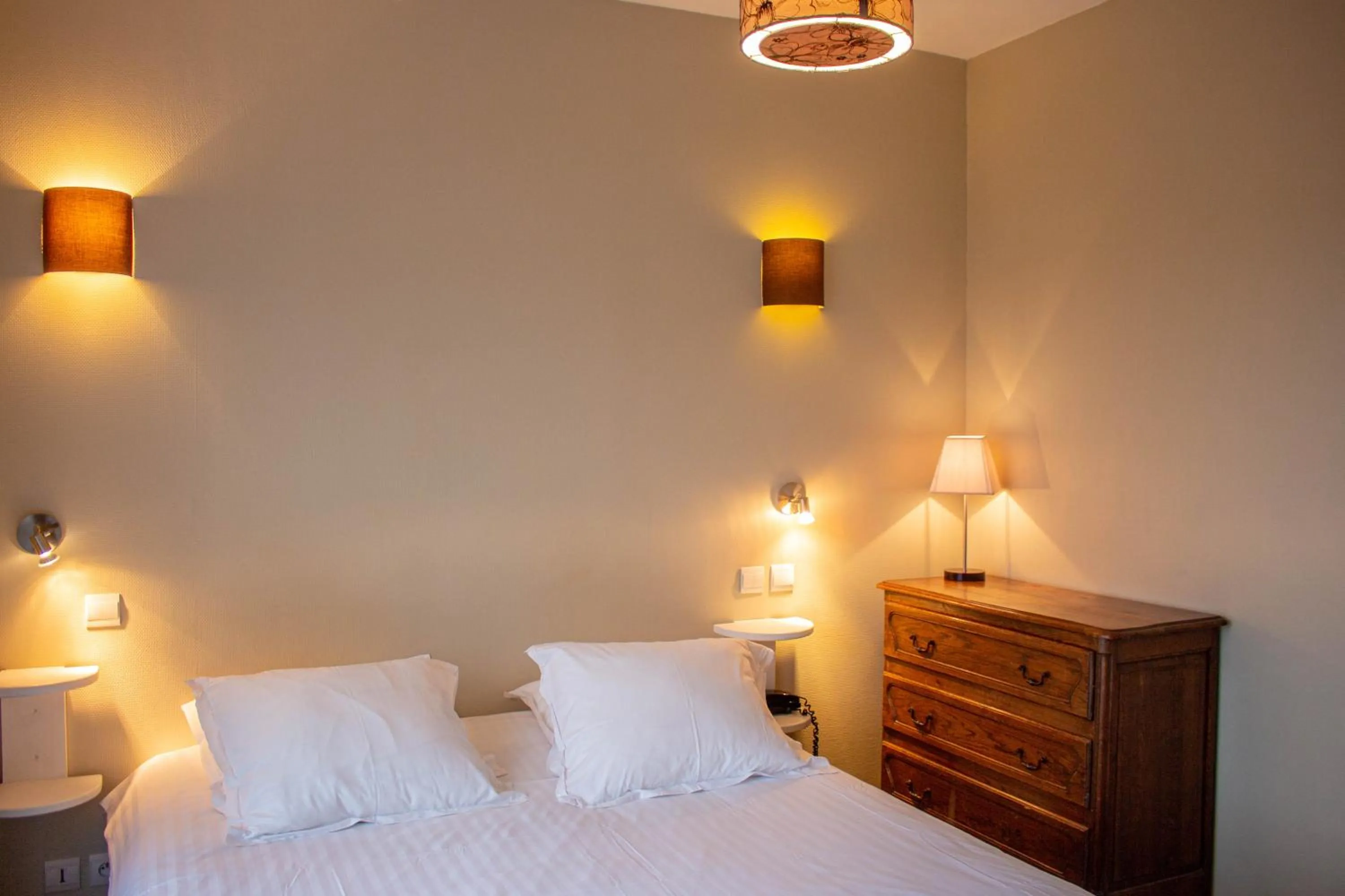 Photo of the whole room, Bed in Hostellerie et SPA de la Vieille Ferme