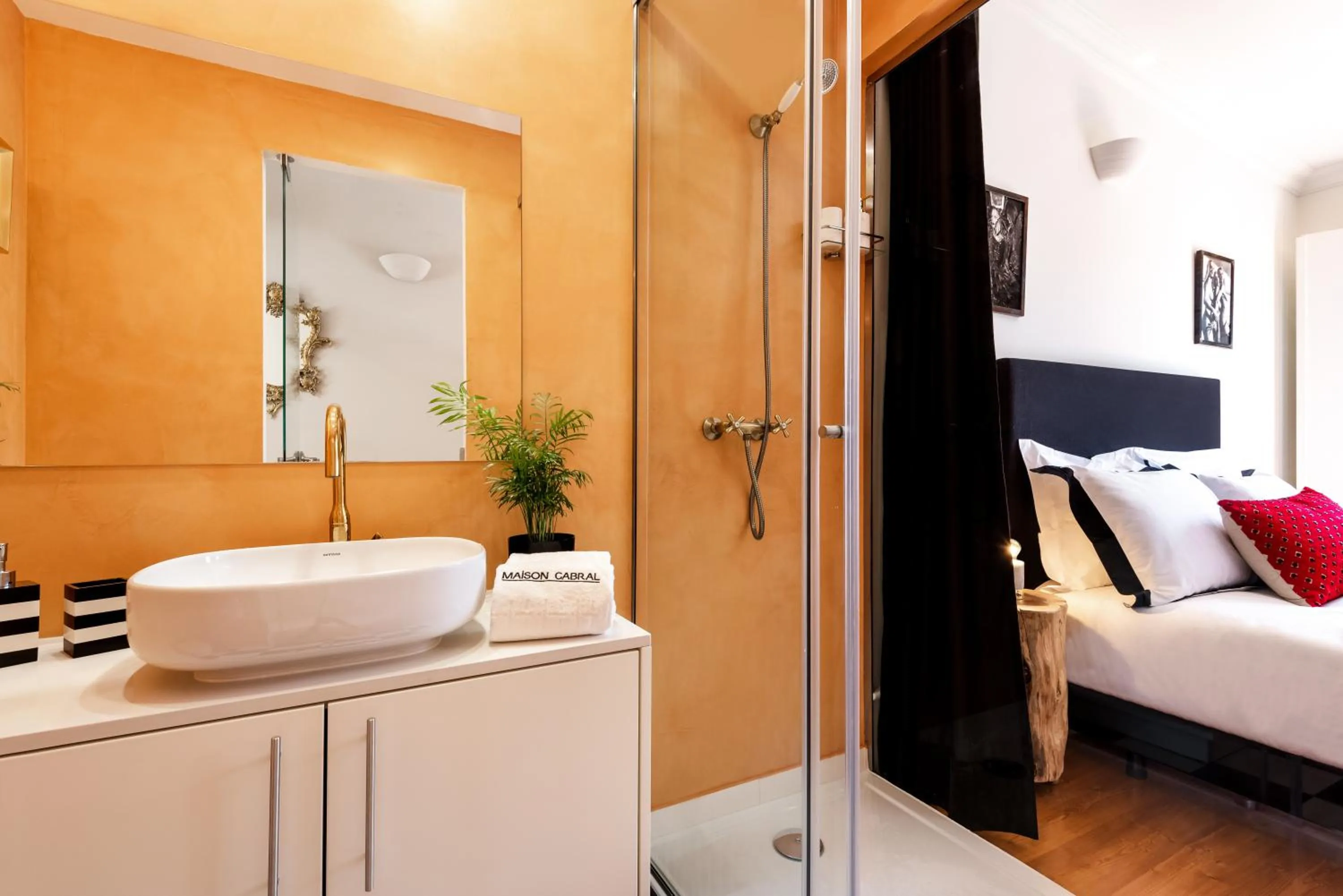 Toilet, Bed in Maison Cabral