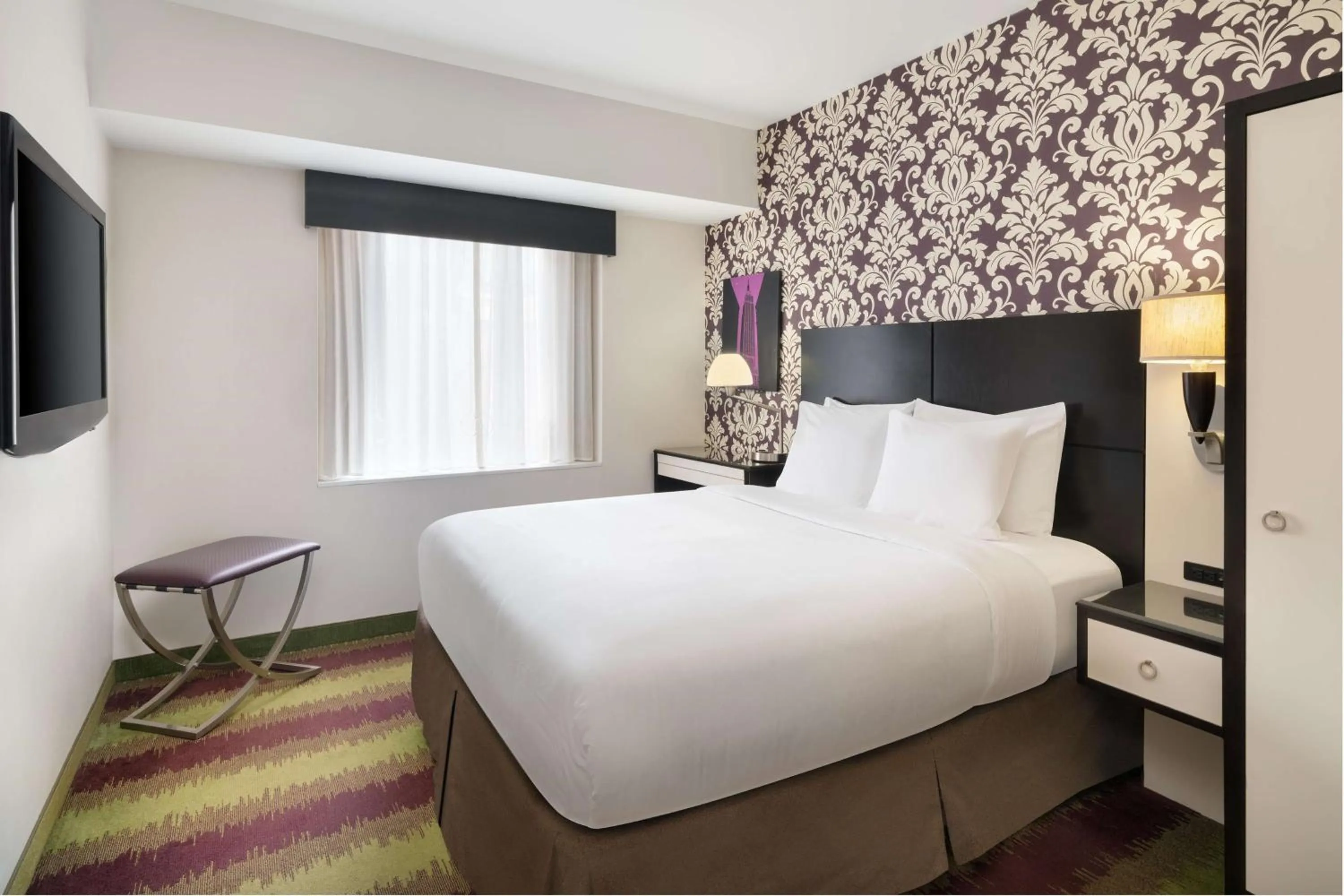 Bedroom, Bed in Best Western Premier Herald Square