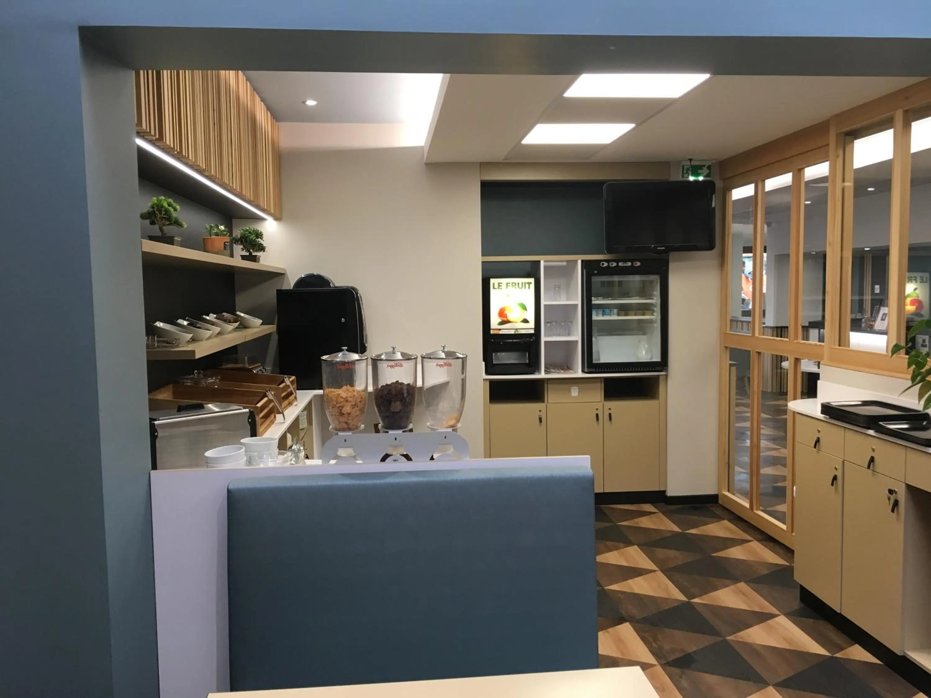 Buffet breakfast in Hôtel Icare