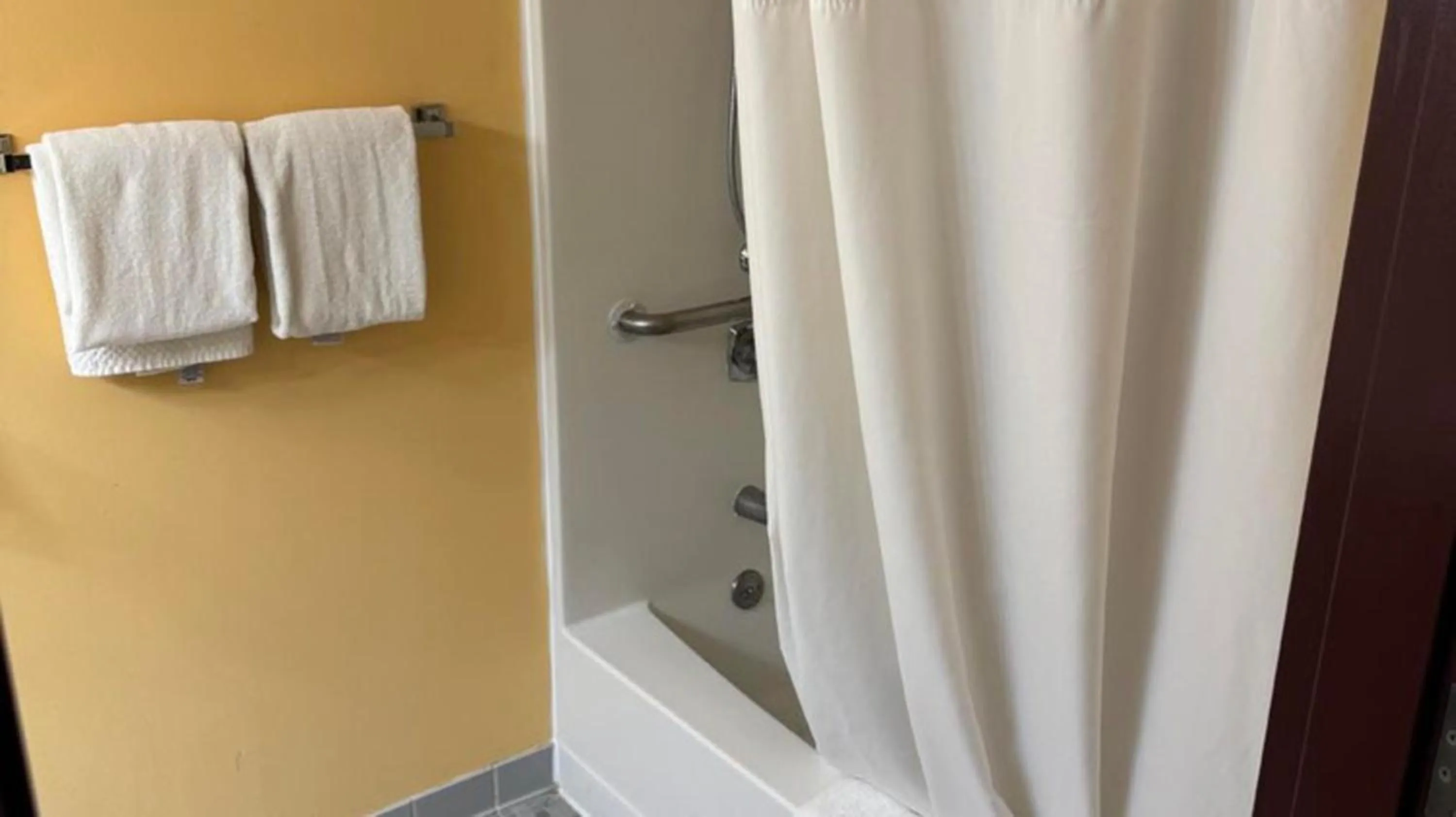 Bathroom in Appalachian Hotel