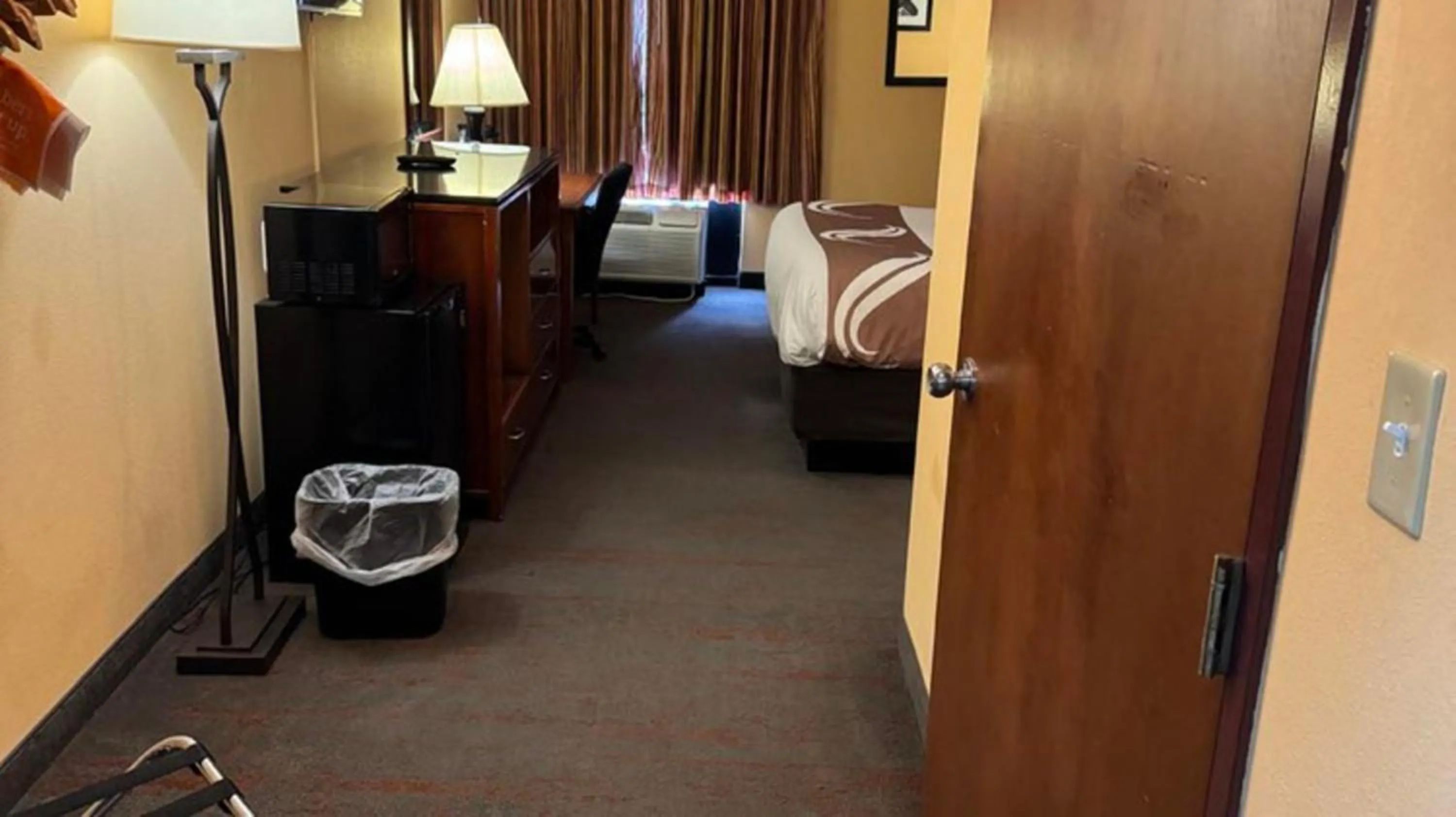 Bedroom, Bed in Appalachian Hotel