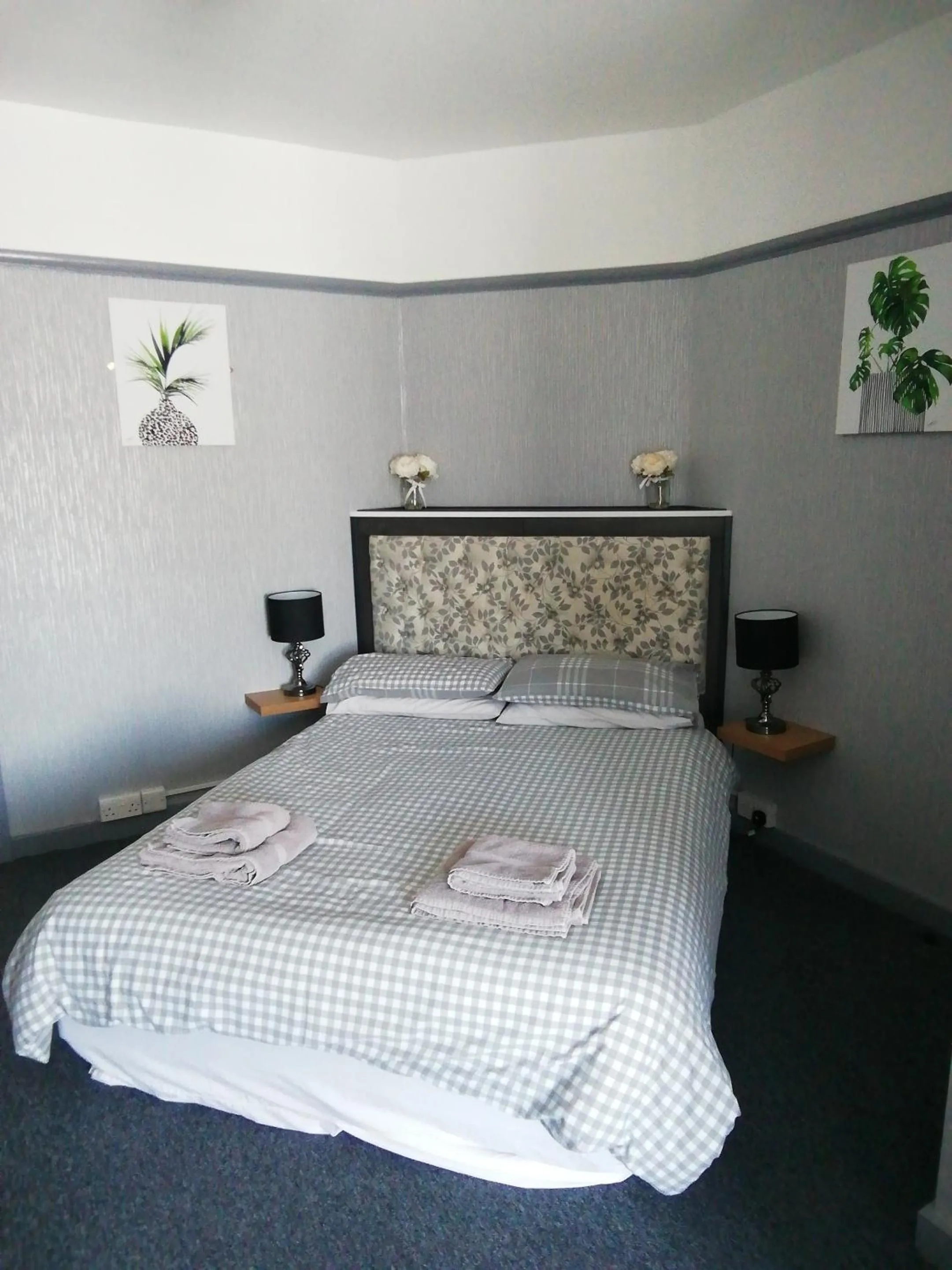 Bedroom, Bed in The Old Castle Hotel