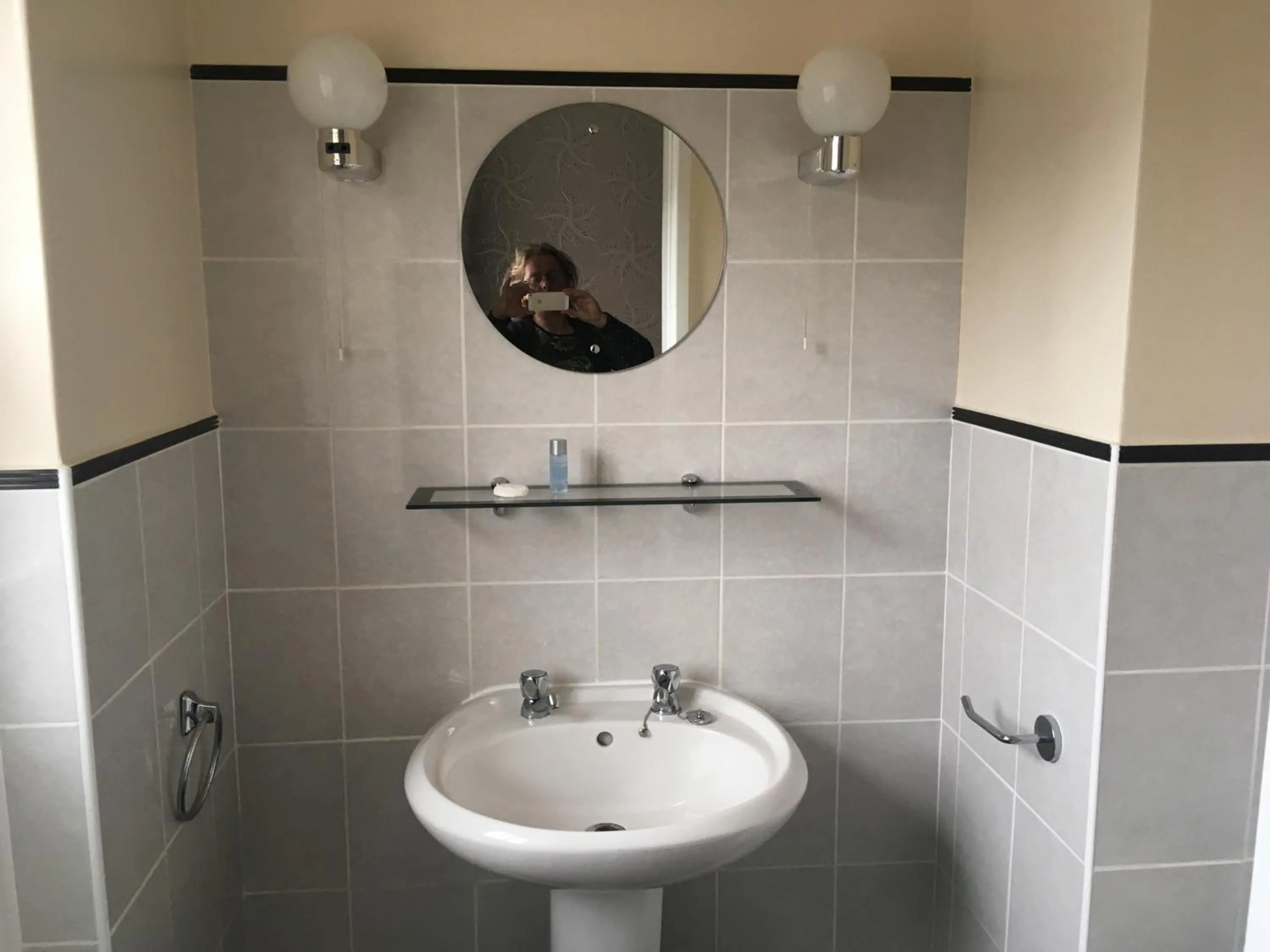 Bathroom in The Old Castle Hotel