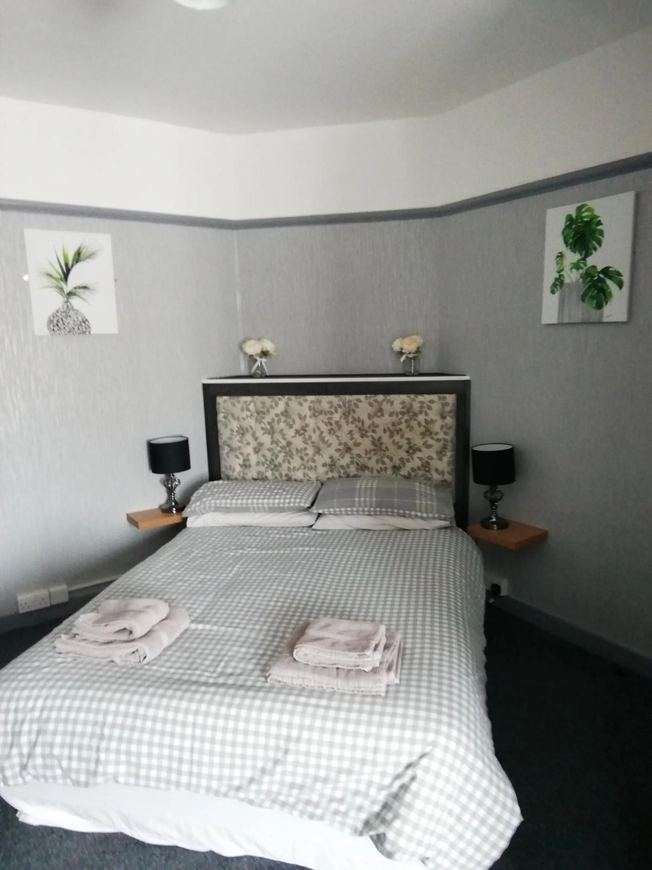 Bedroom, Bed in The Old Castle Hotel