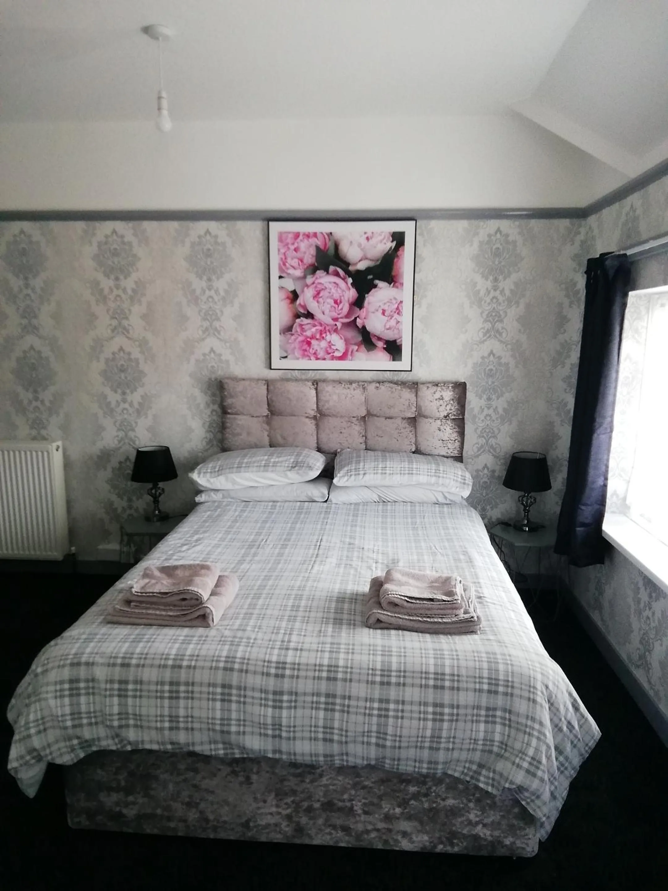 Bedroom, Bed in The Old Castle Hotel