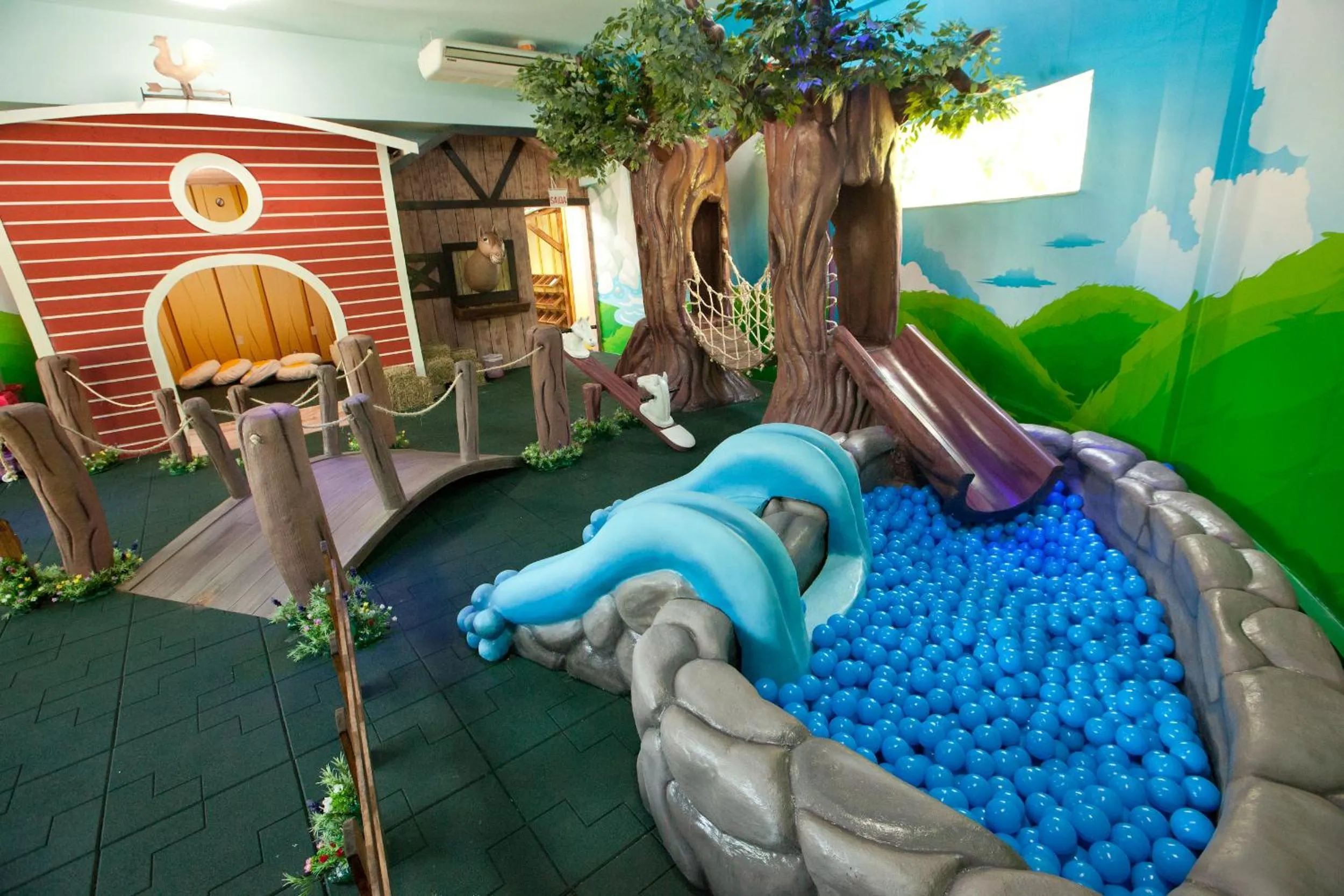 children in Fazzenda Park Resort