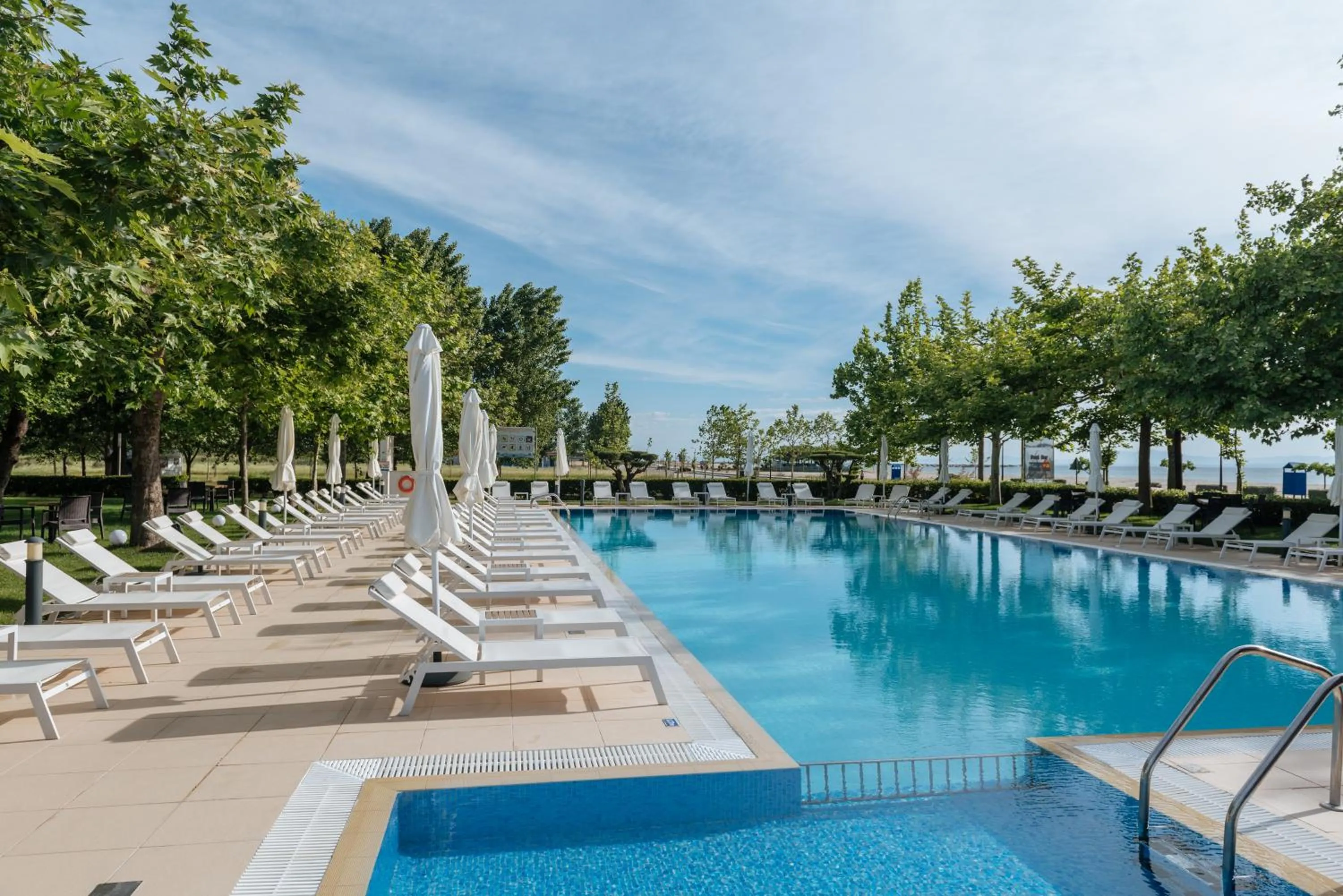 Swimming pool in Hotel Giannoulis