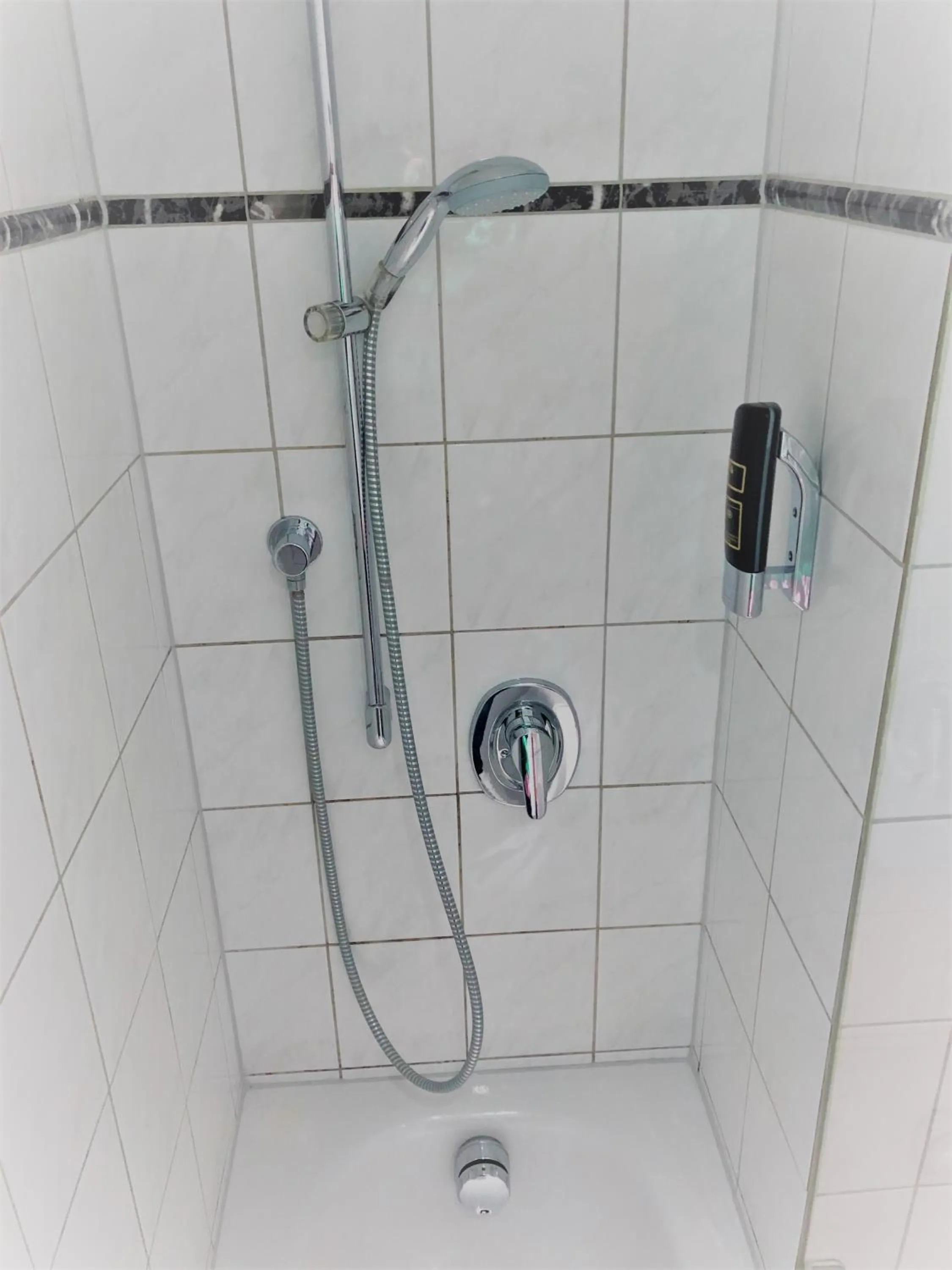 Shower in A&M Hotel Barsinghausen