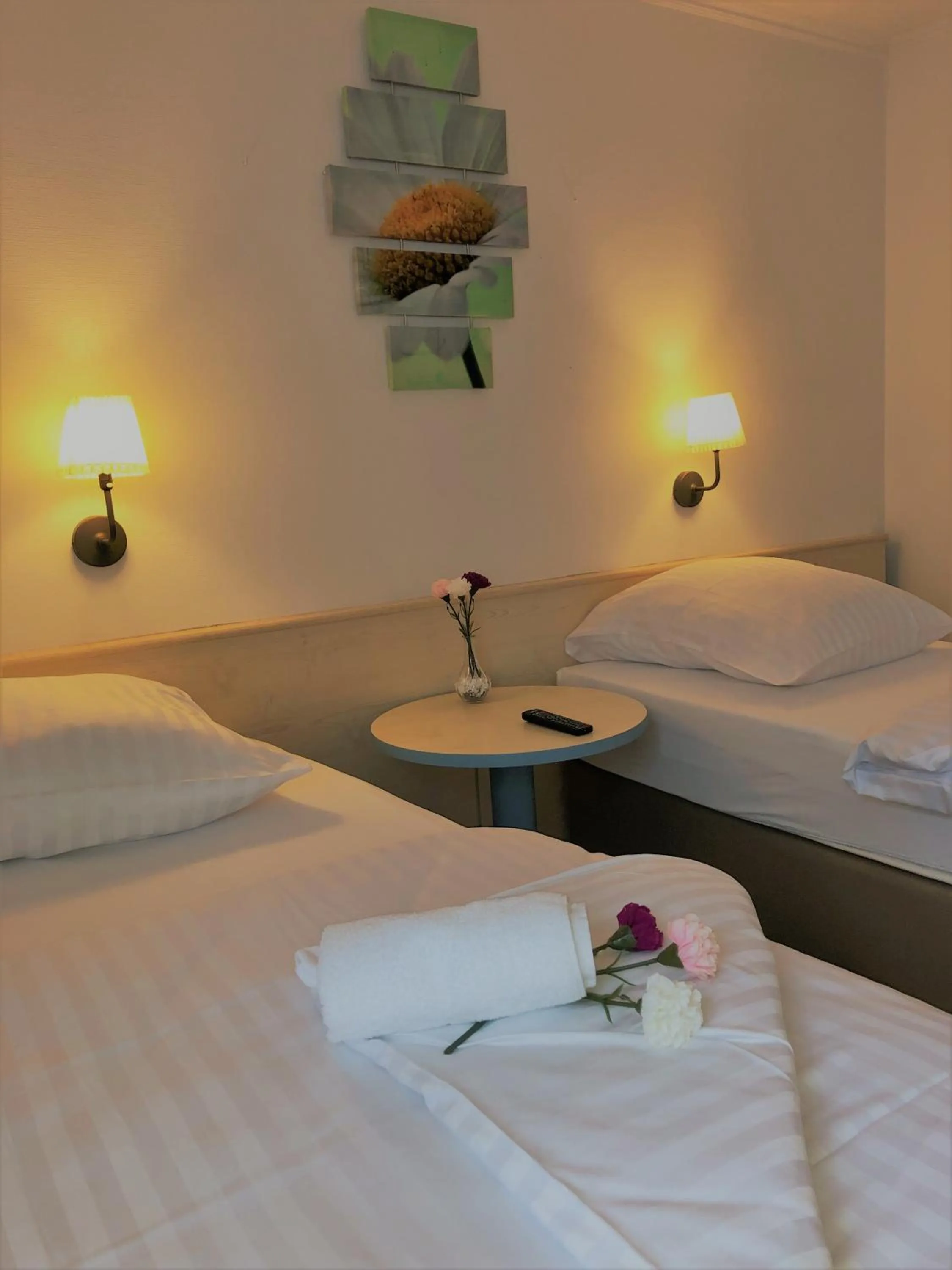 Bedroom, Bed in A&M Hotel Barsinghausen