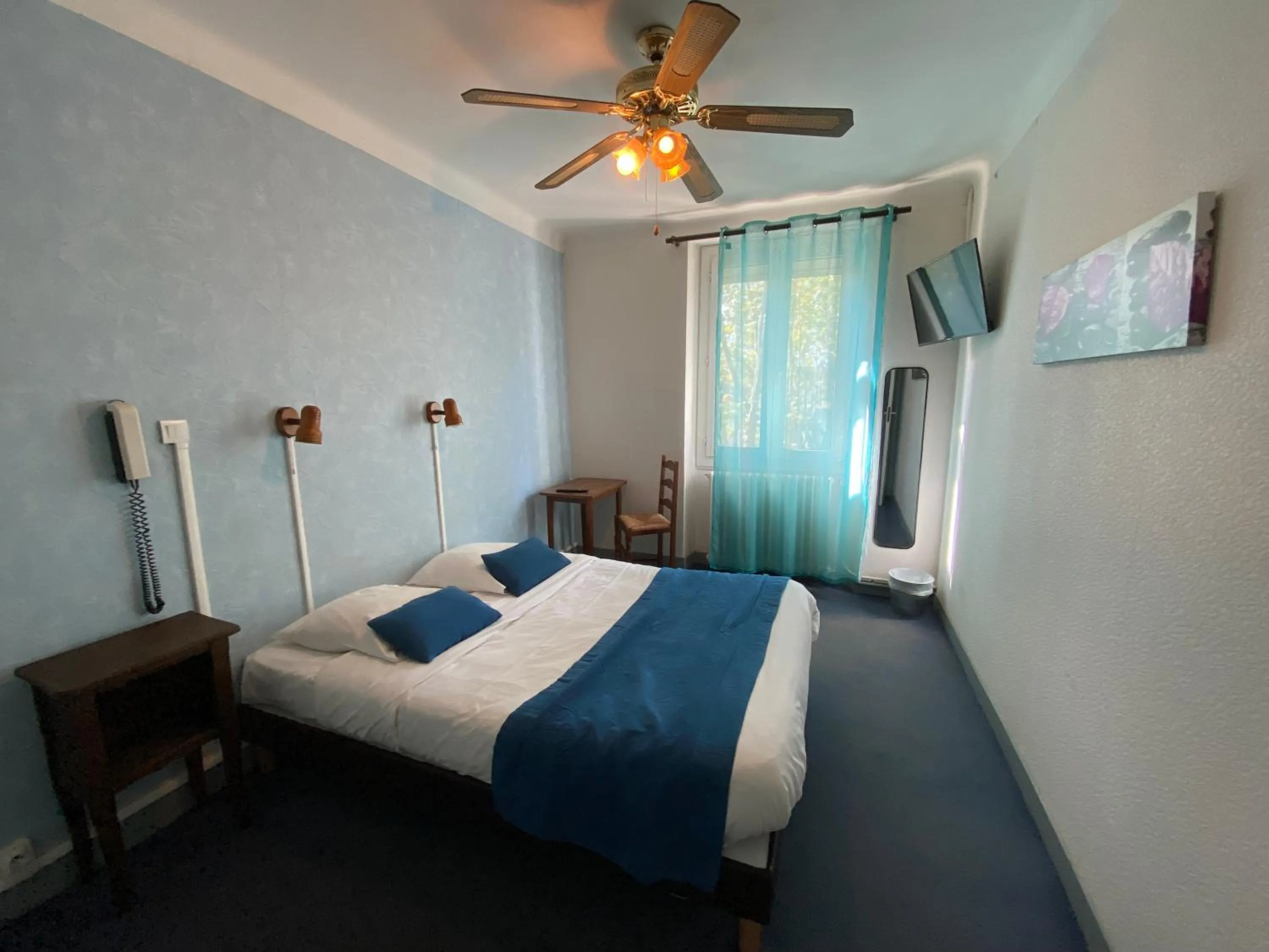 Bedroom, Bed in Au Royal Hotel