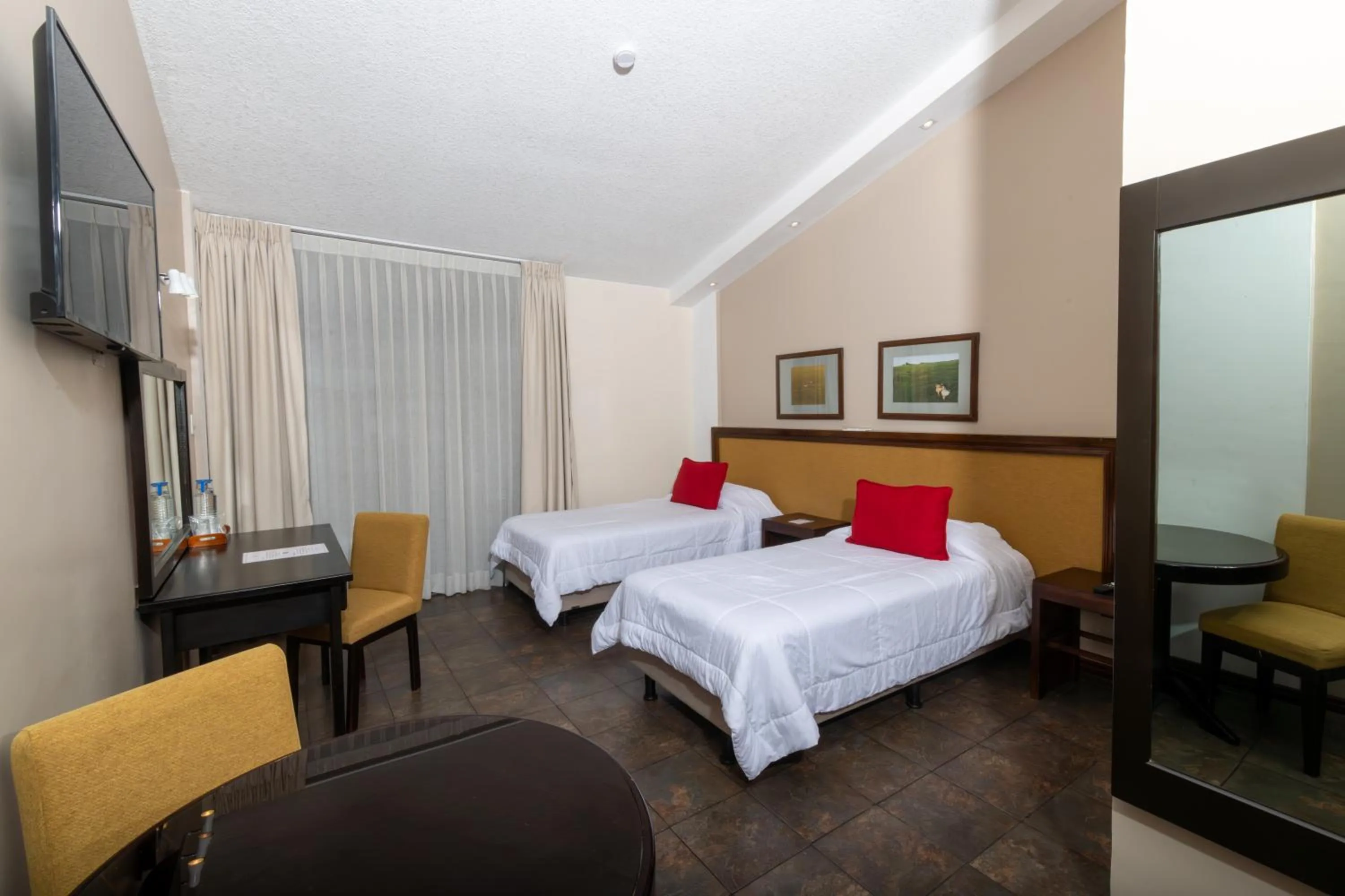 TV and multimedia, Bed in Sangay Spa Hotel