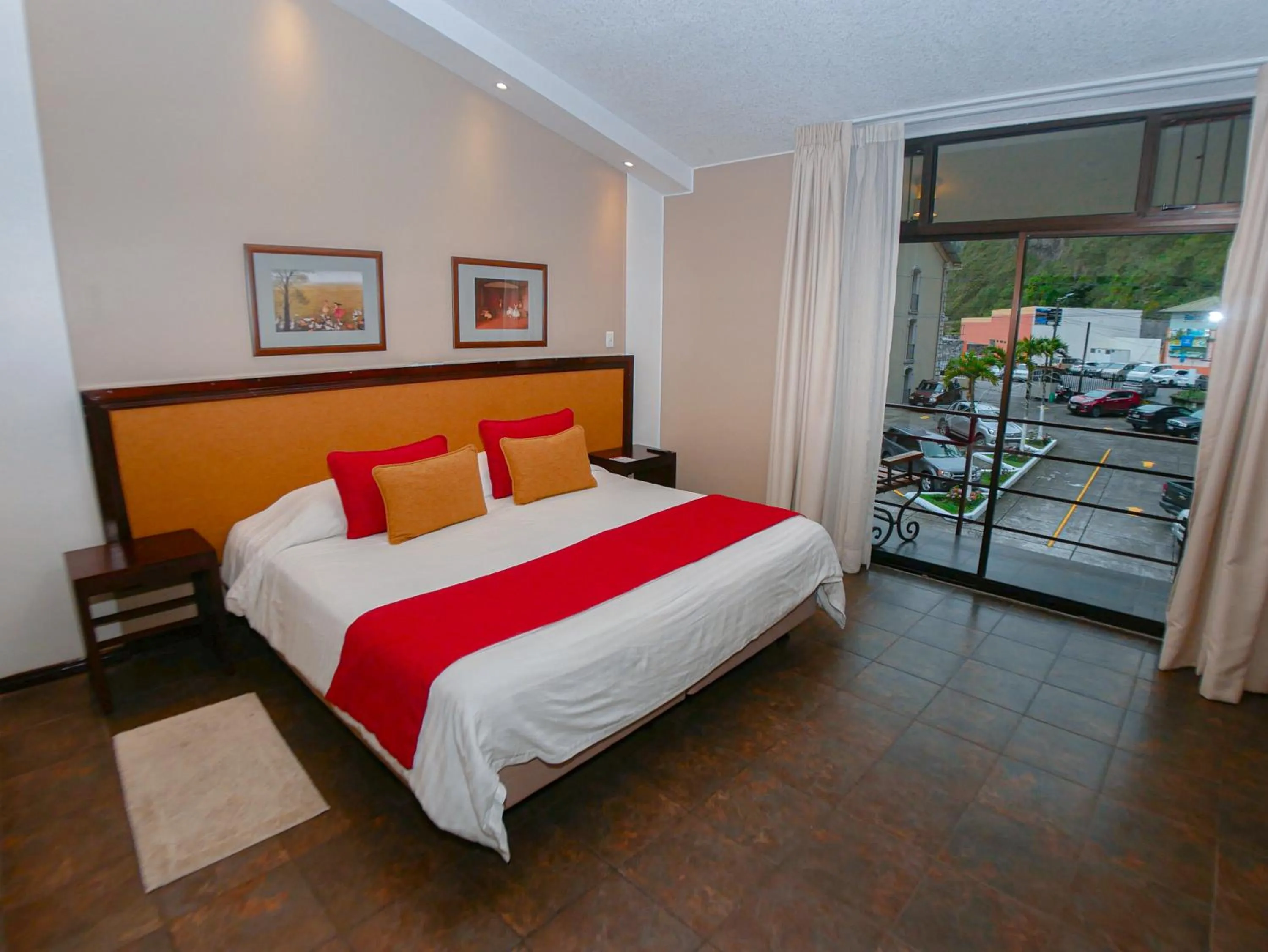 Photo of the whole room, Bed in Sangay Spa Hotel