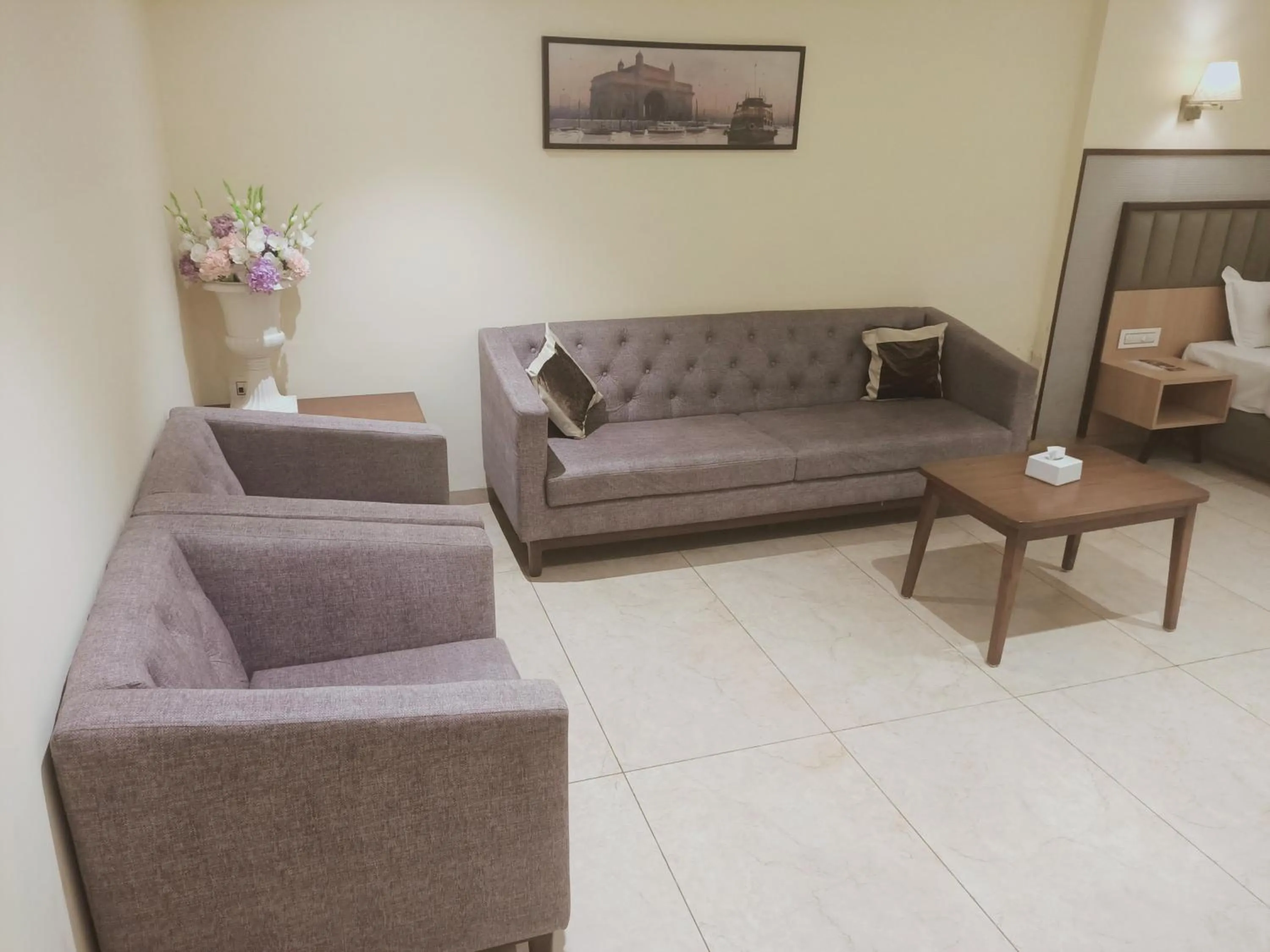 Living room in Rudra Shelter Business Hotel