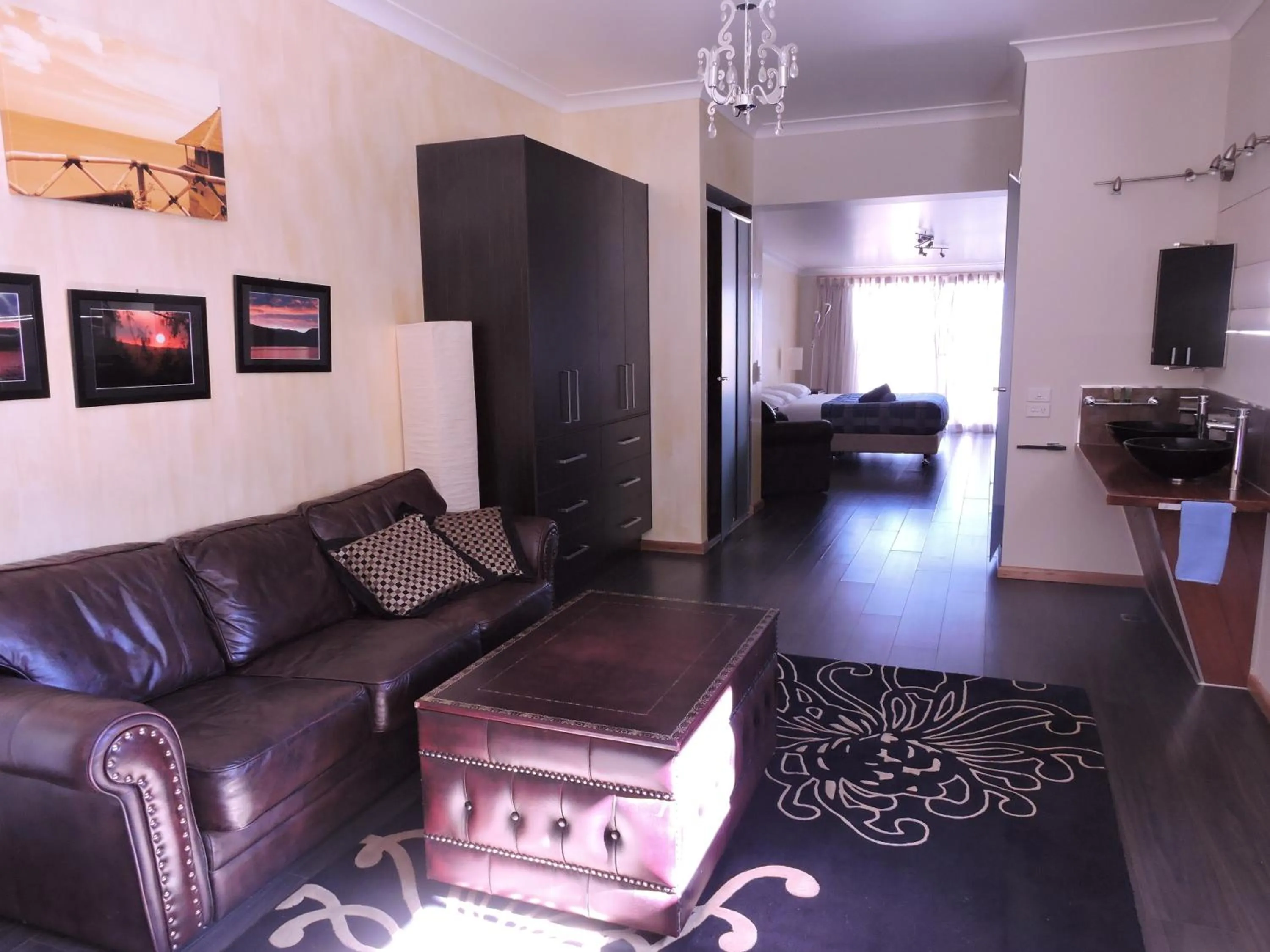 Photo of the whole room in Siesta Villa