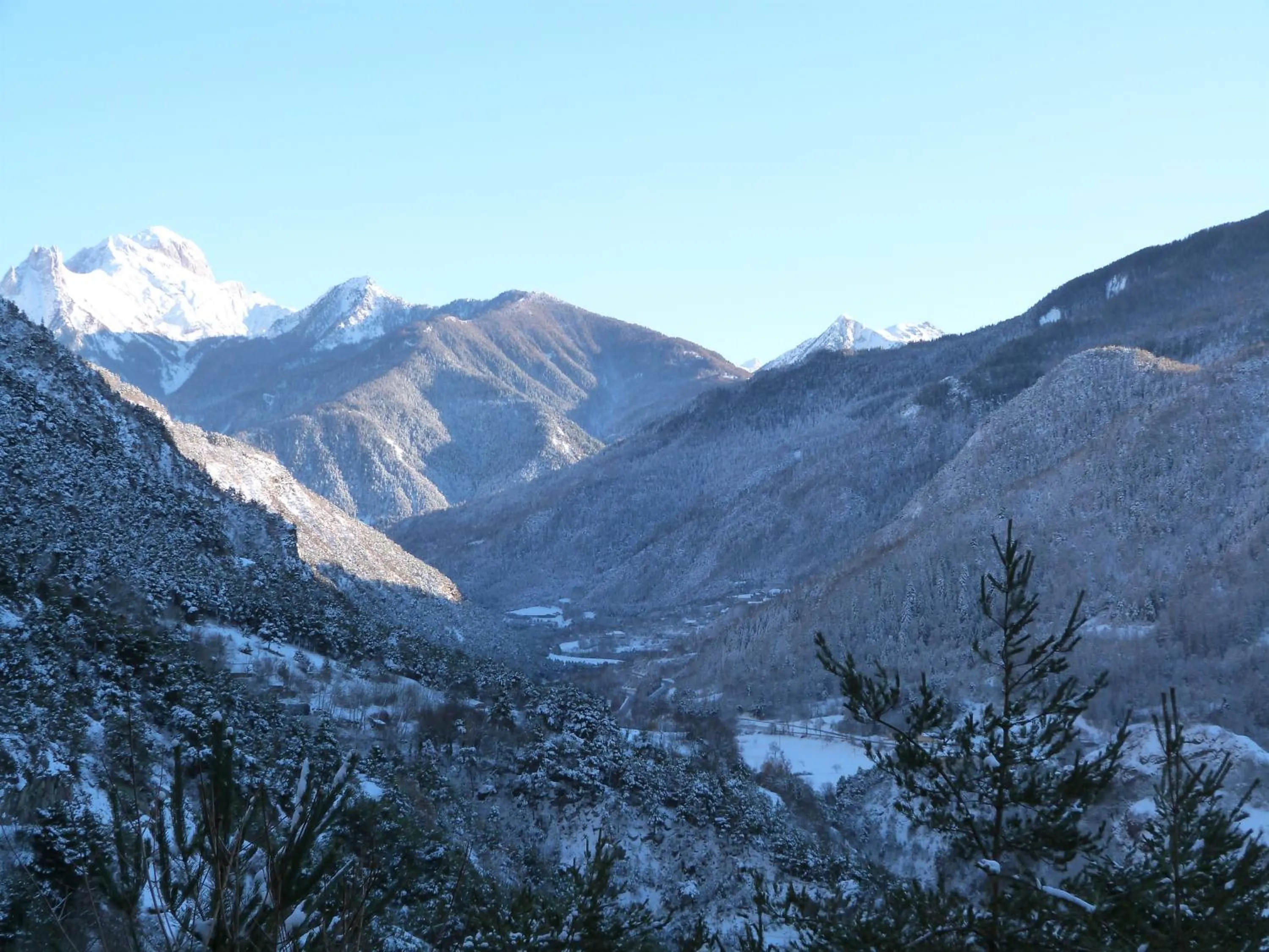 Day in Hotel-Restaurant La Lauzétane