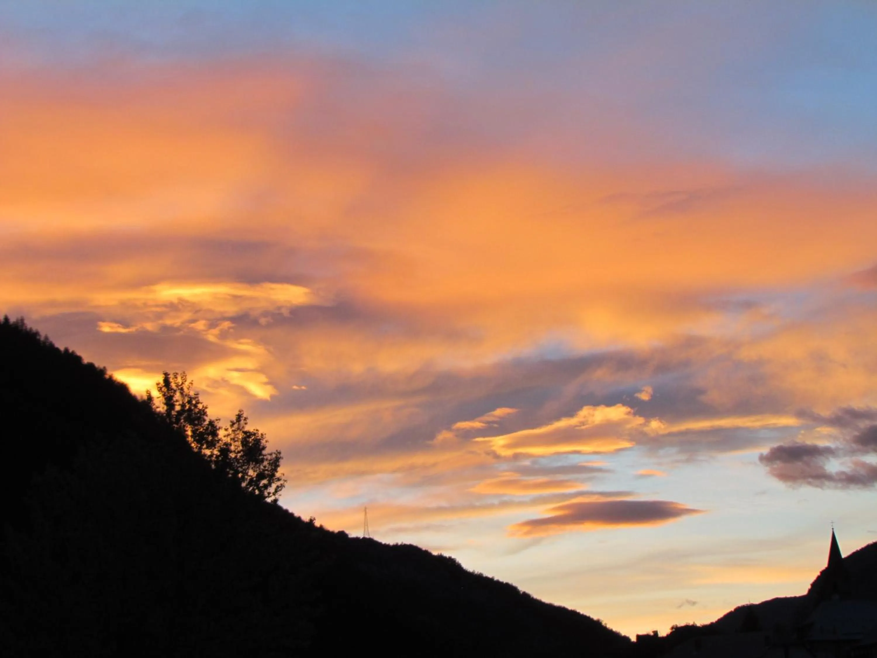 Summer in Hotel-Restaurant La Lauzétane