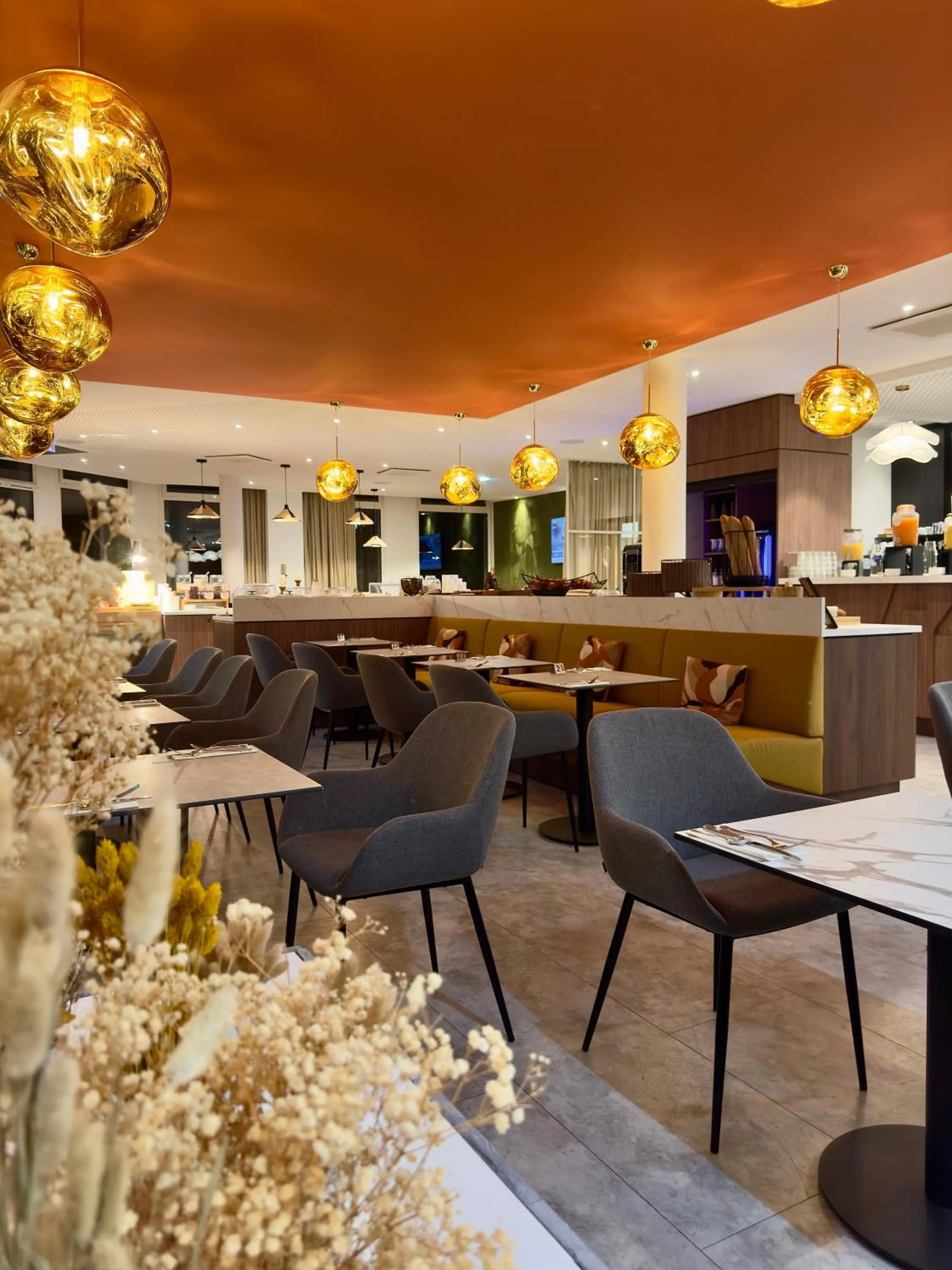 Restaurant/places to eat in Mercure Chartres Est