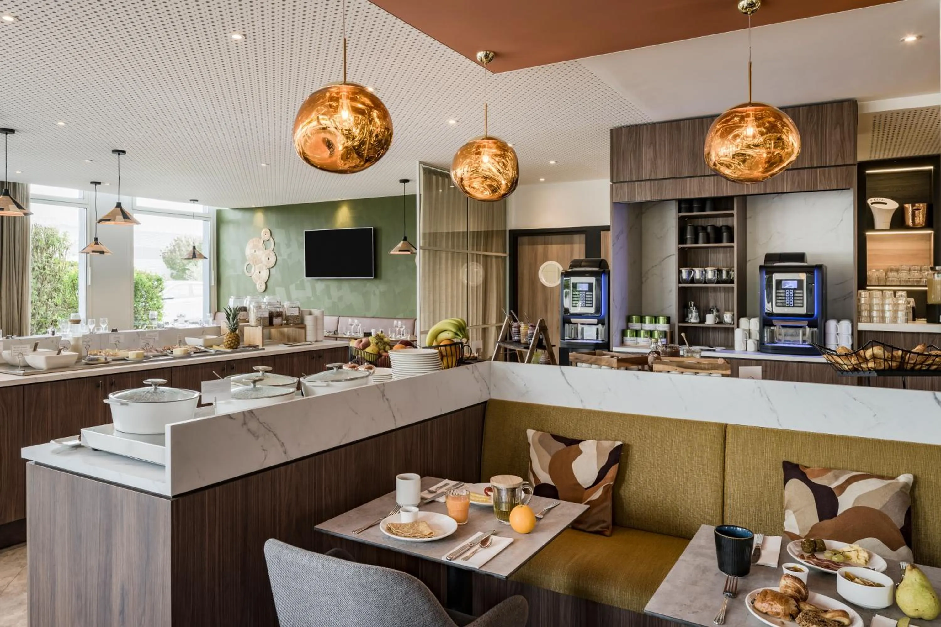 Restaurant/places to eat in Mercure Chartres Est