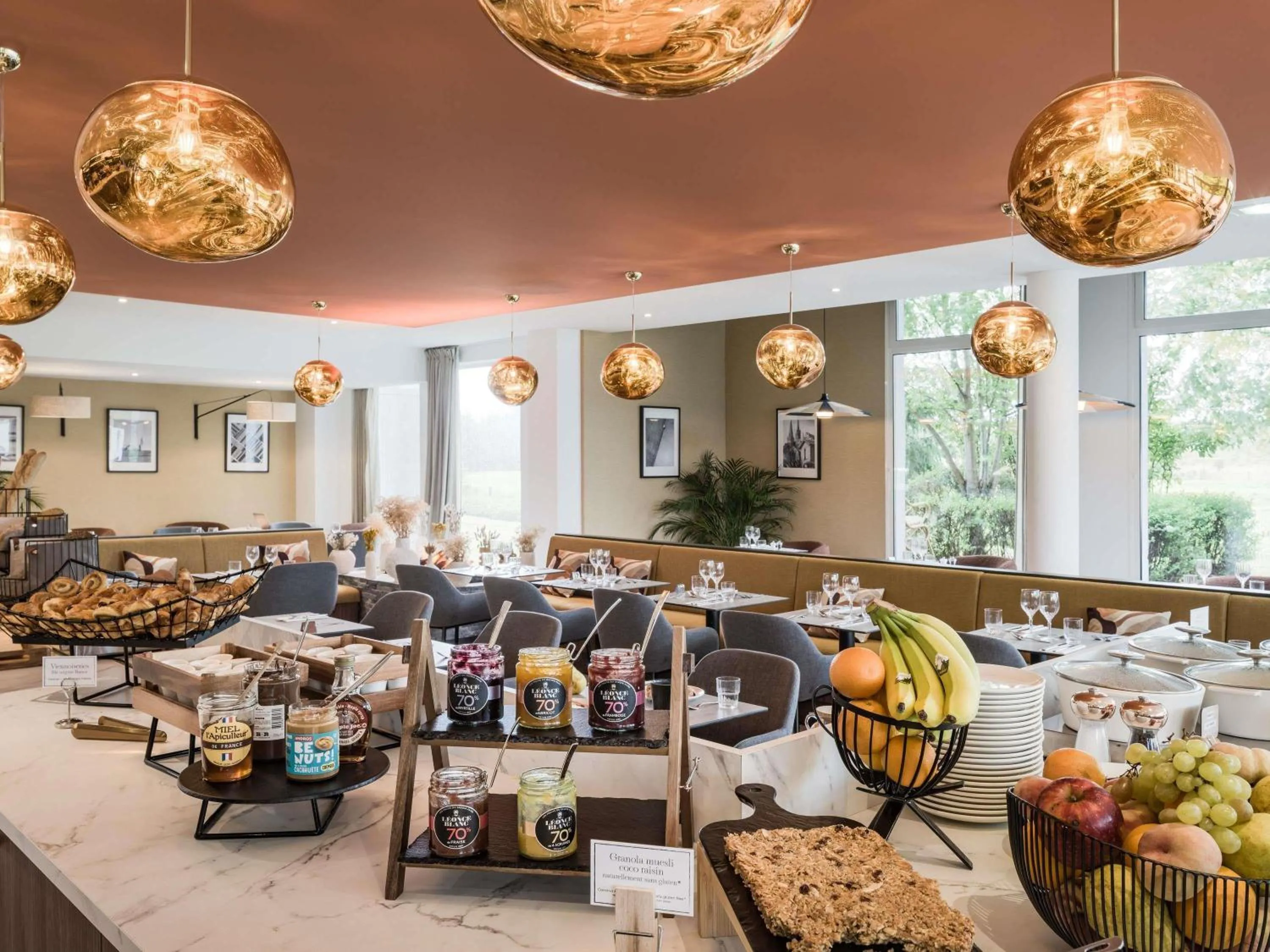 Restaurant/places to eat in Mercure Chartres Est