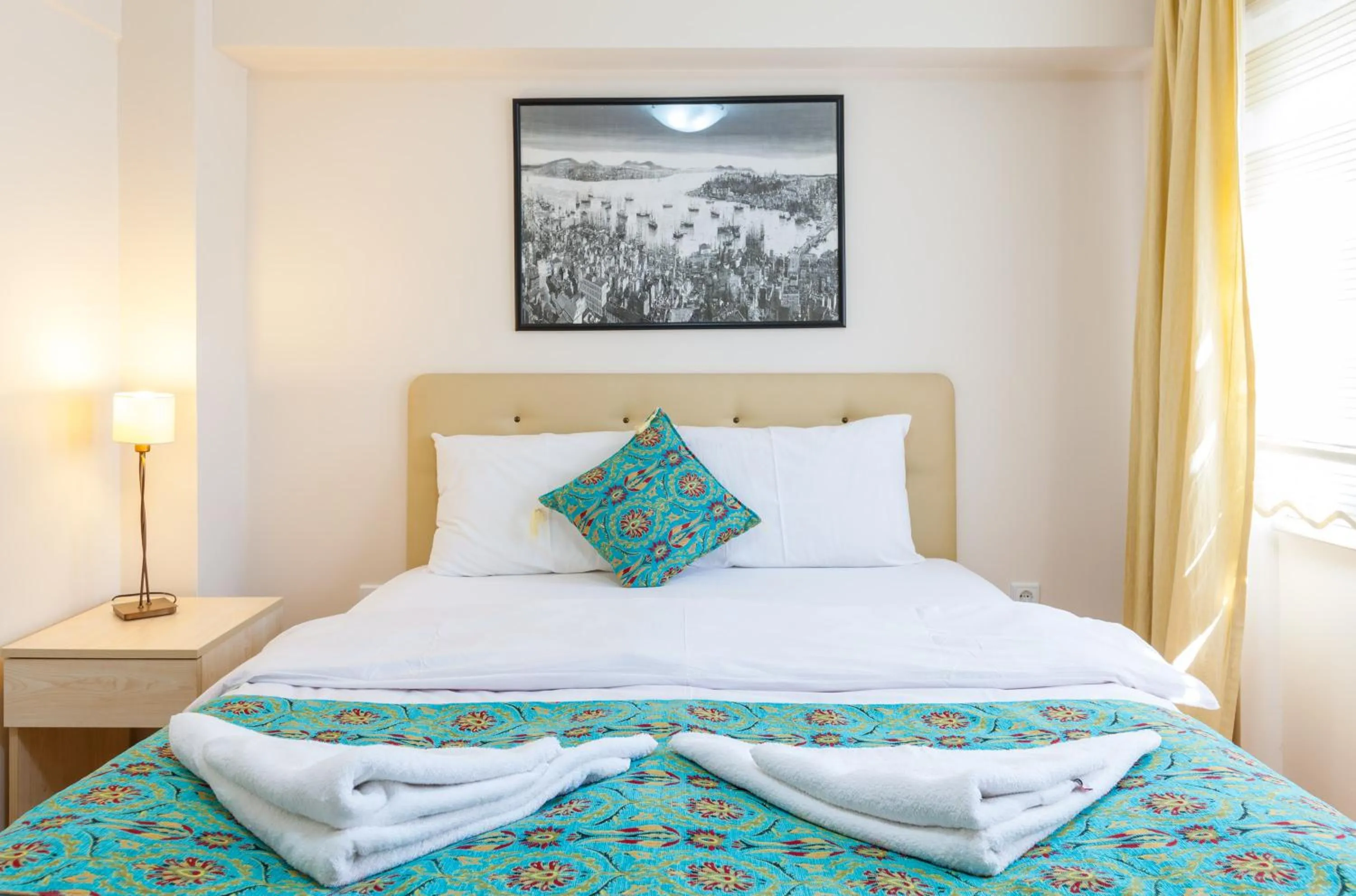 Toilet, Bed in Sultan Apartments