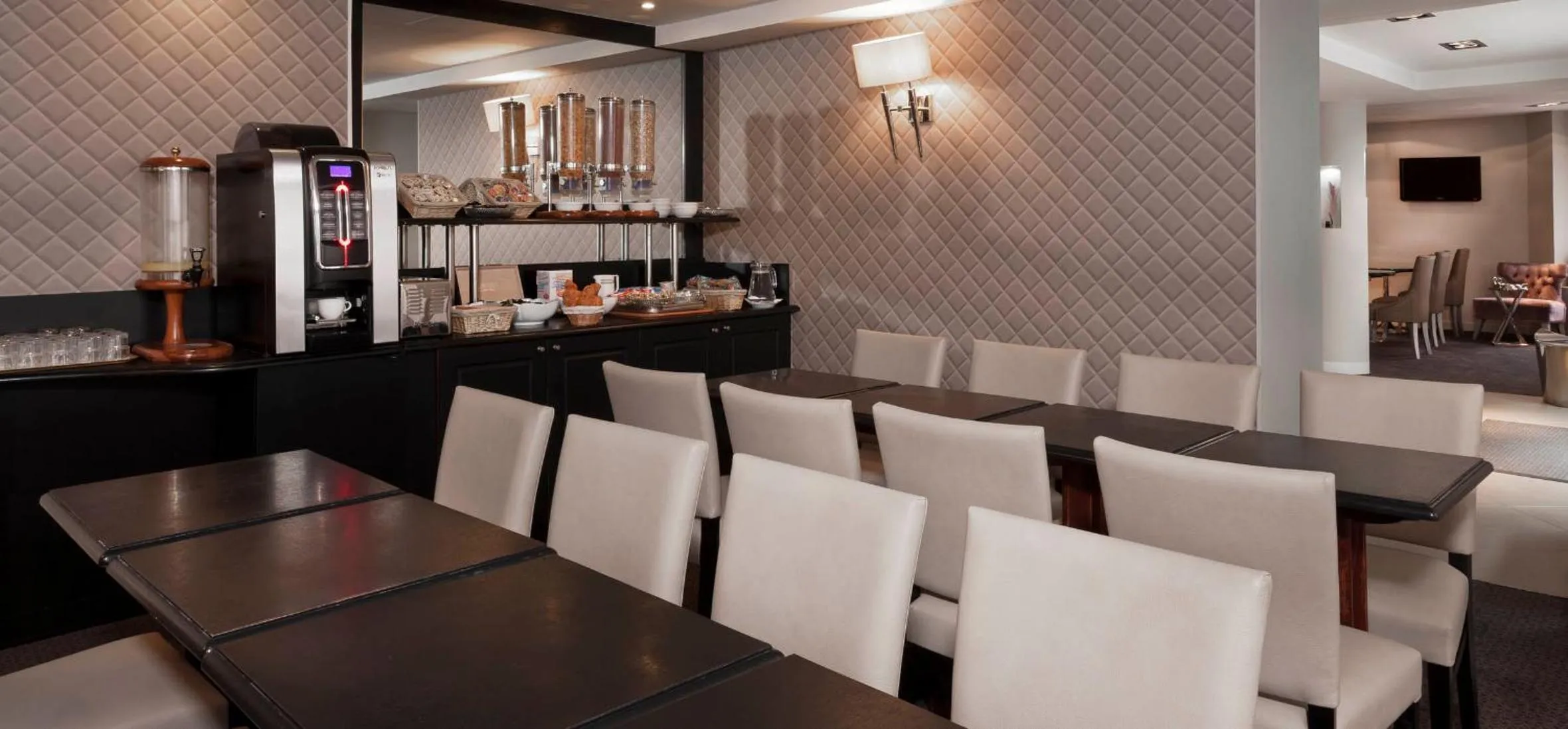 Breakfast in Hôtel Elysées Flaubert