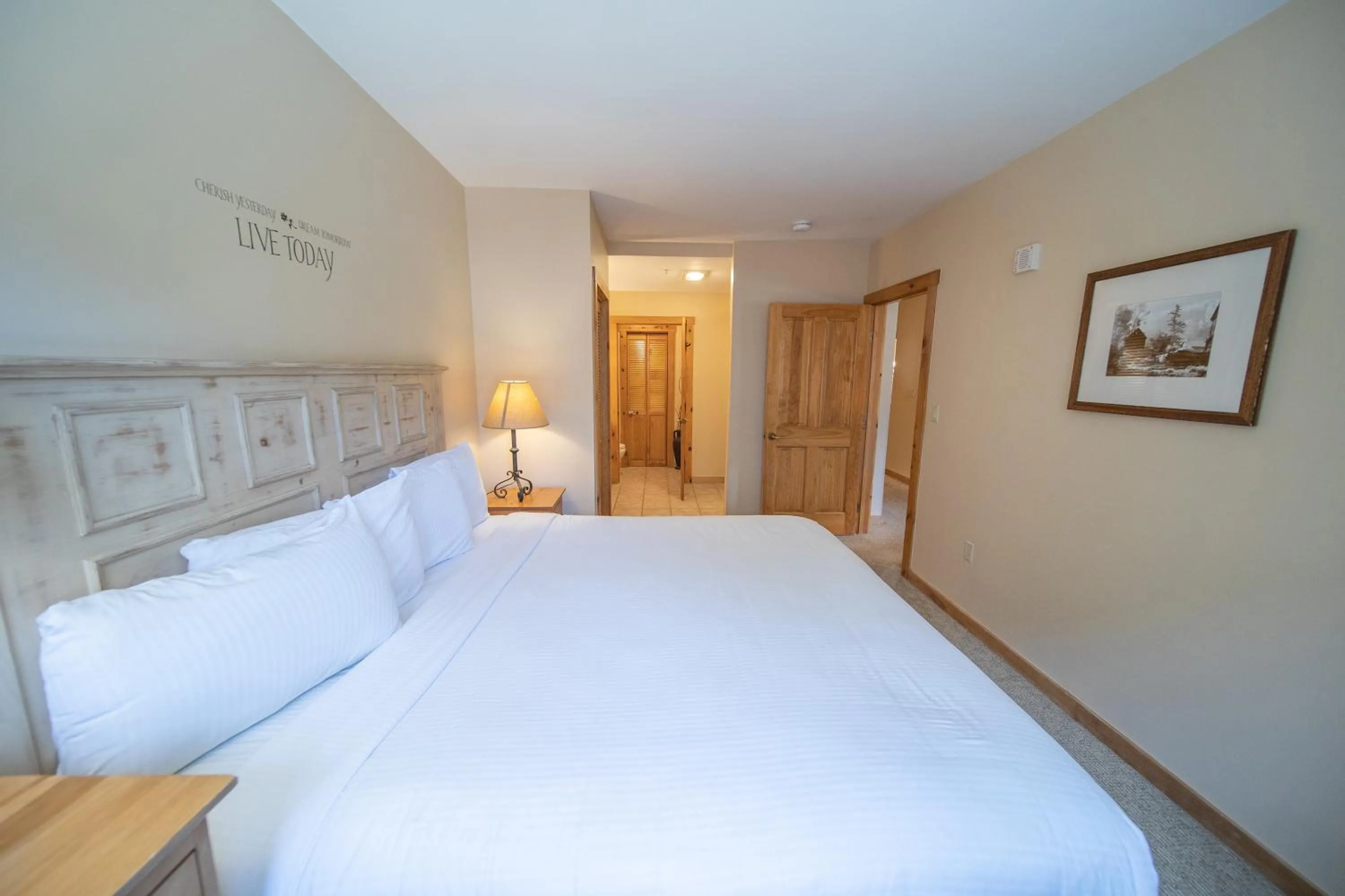Bed in Buffalo Lodge 8327 by SummitCove Lodging