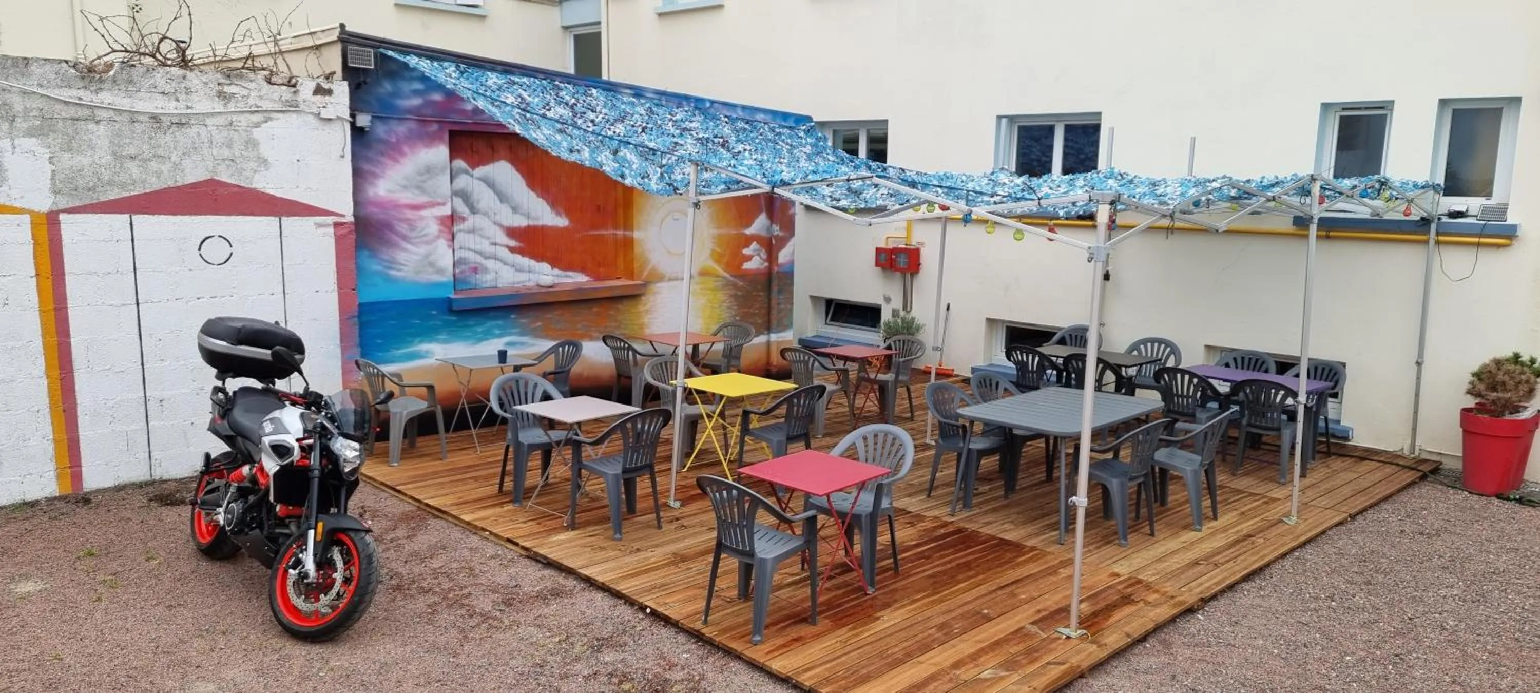 Patio in The Originals City, Hôtel de l'Europe, Saint-Nazaire