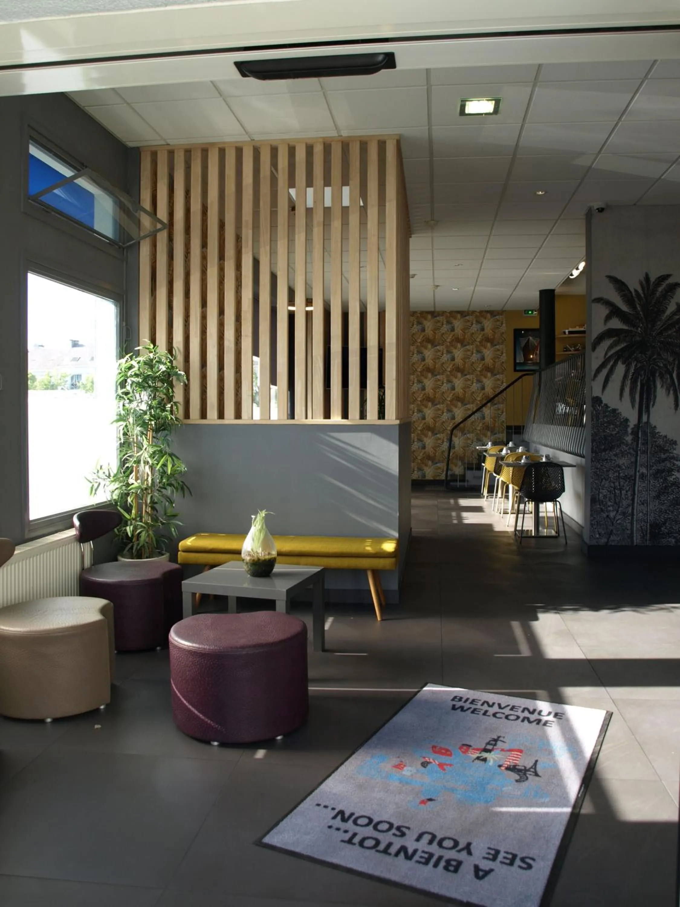 Lobby or reception in The Originals City, Hôtel de l'Europe, Saint-Nazaire