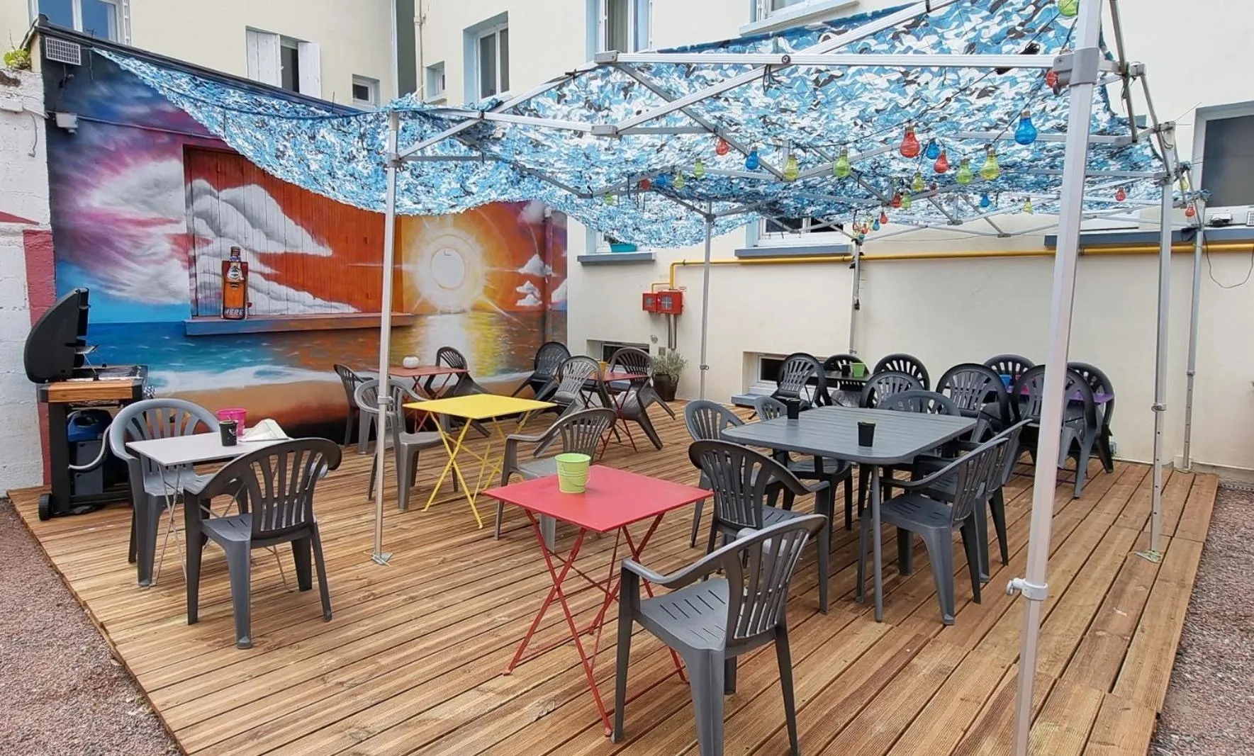Patio in The Originals City, Hôtel de l'Europe, Saint-Nazaire