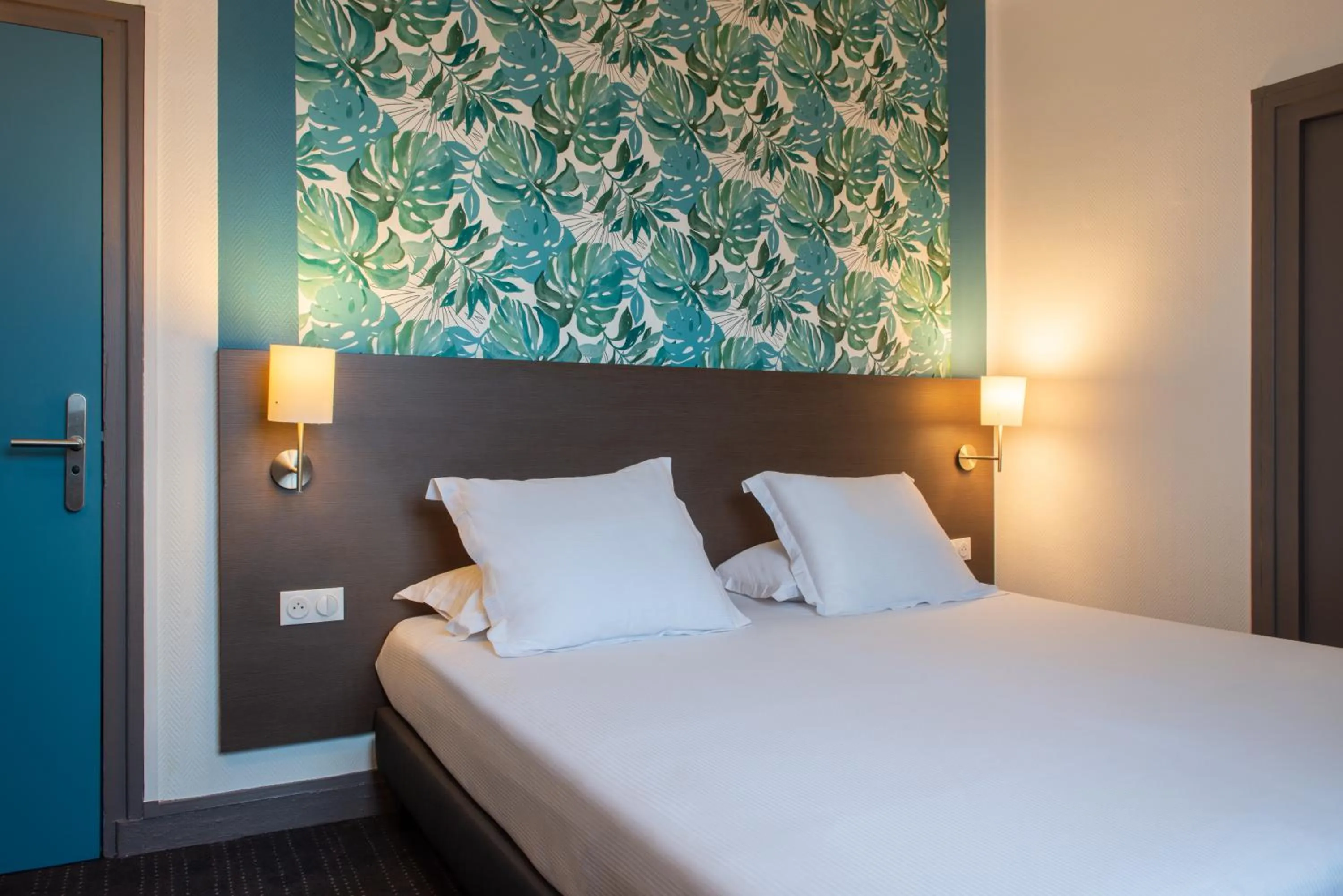 Bed in The Originals City, Hôtel de l'Europe, Saint-Nazaire