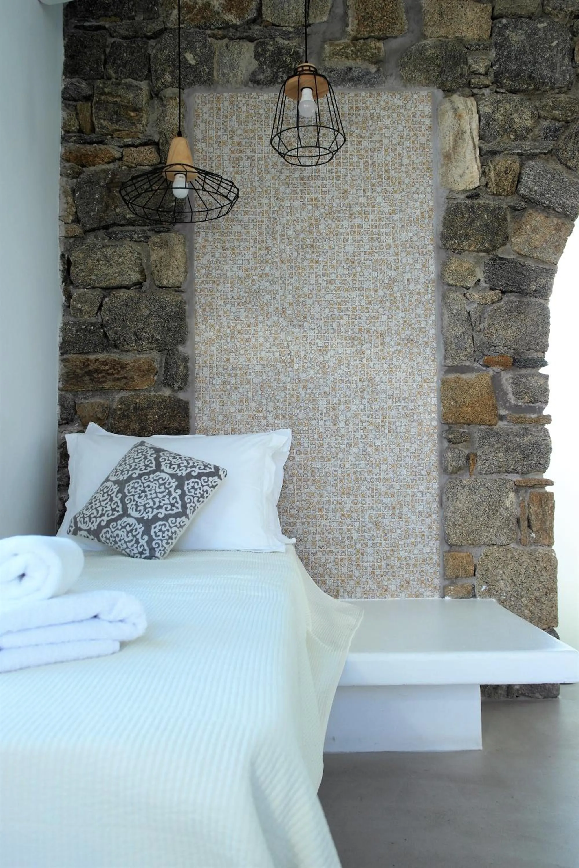 Bed in Mykonos Pantheon