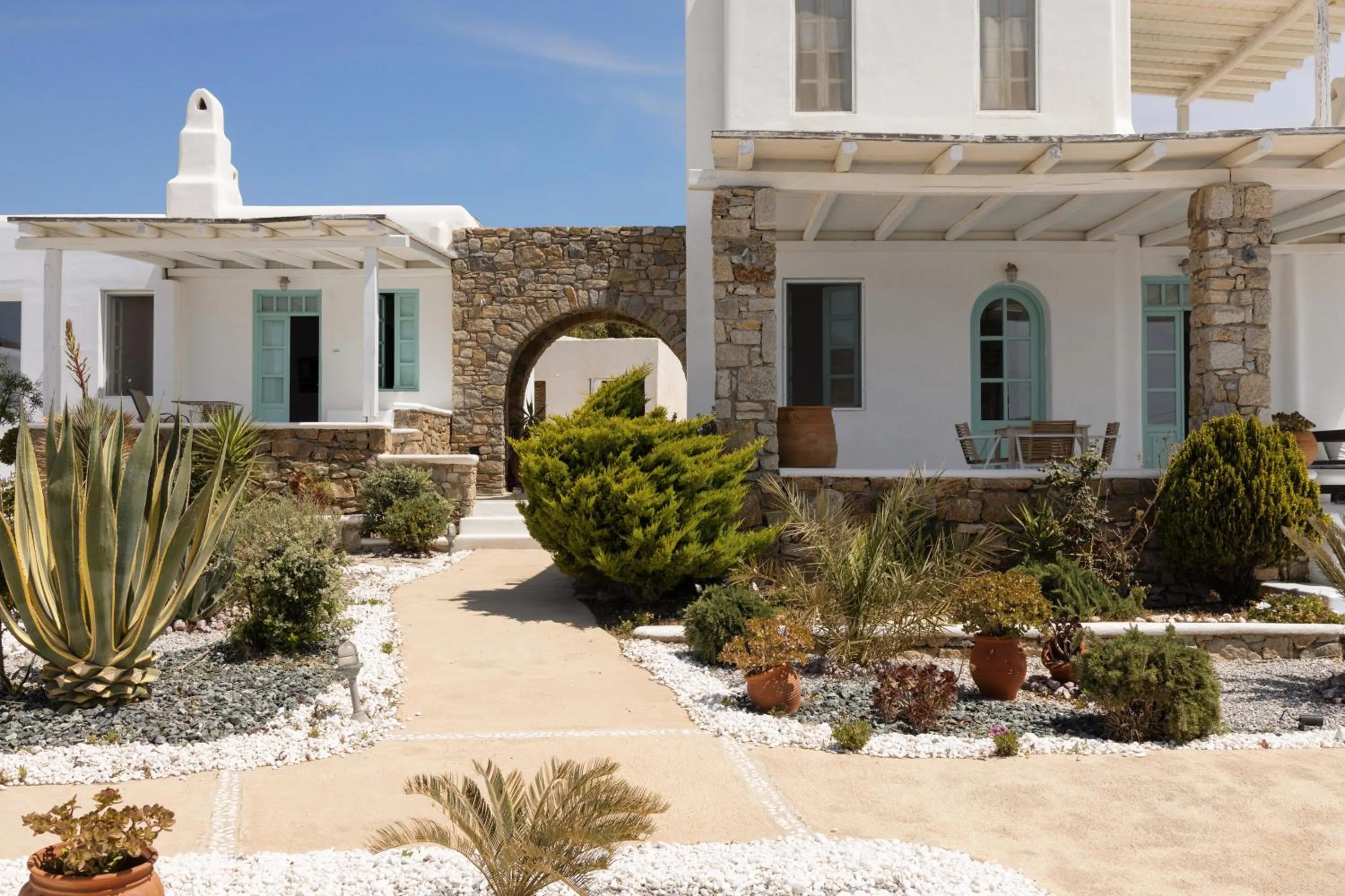 Property building in Mykonos Pantheon