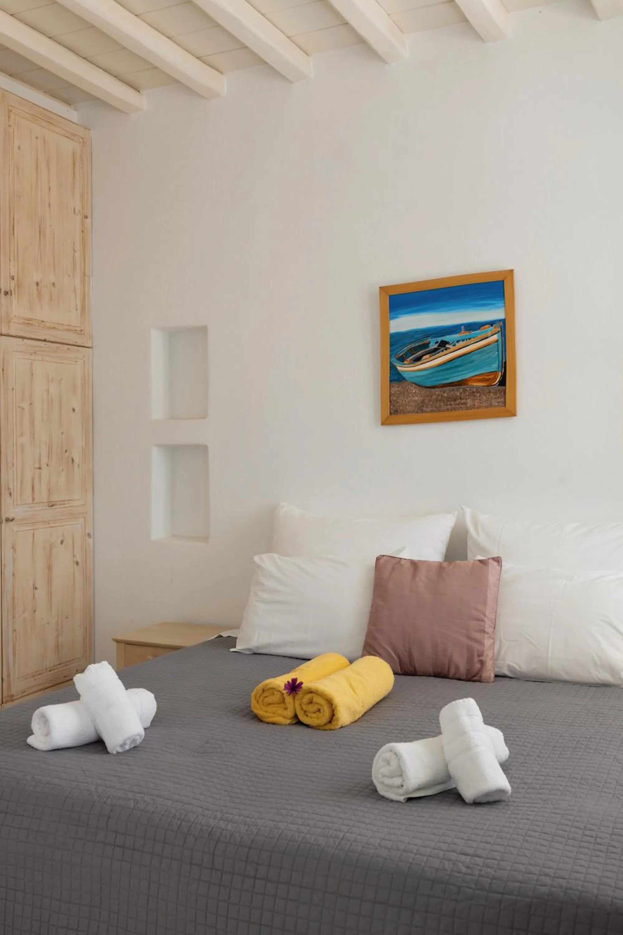 Bedroom, Bed in Mykonos Pantheon