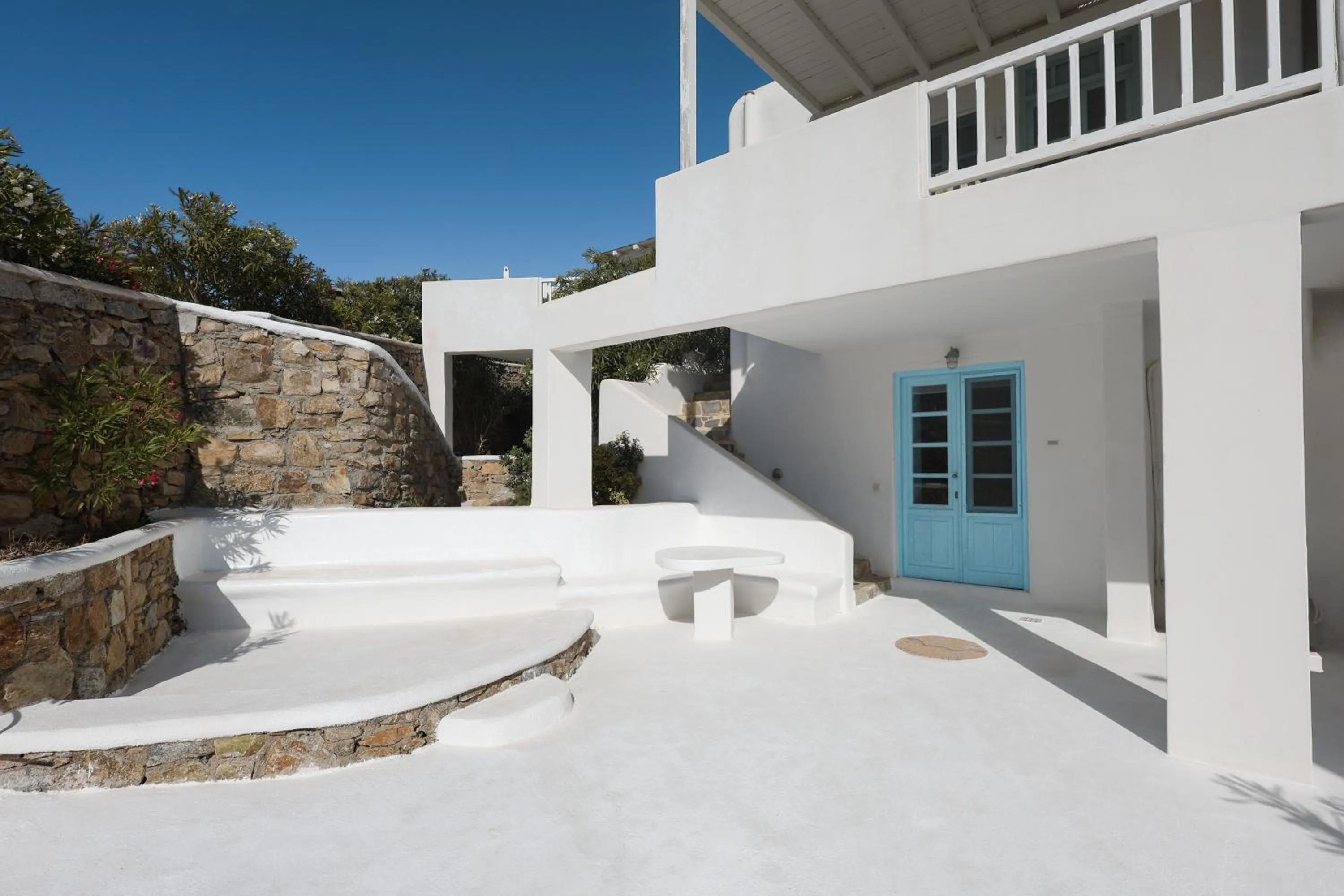 Property building in Mykonos Pantheon